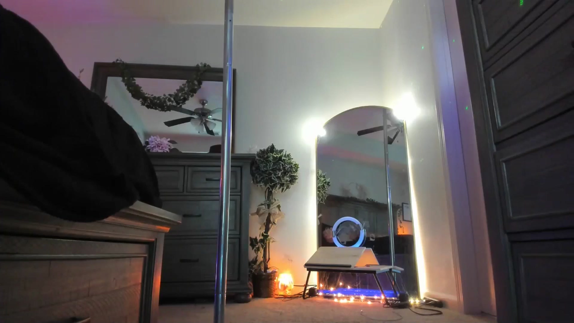 Gallery image thumbnail from TeXxxx's myfreecams stream on, 04/09/2025, 23:40 image 3 of 20
