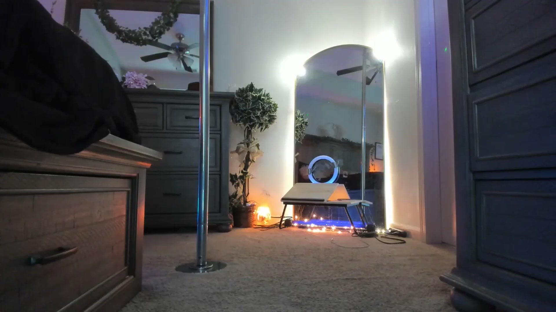 Gallery image thumbnail from TeXxxx's myfreecams stream on, 04/09/2025, 23:40 image 9 of 20