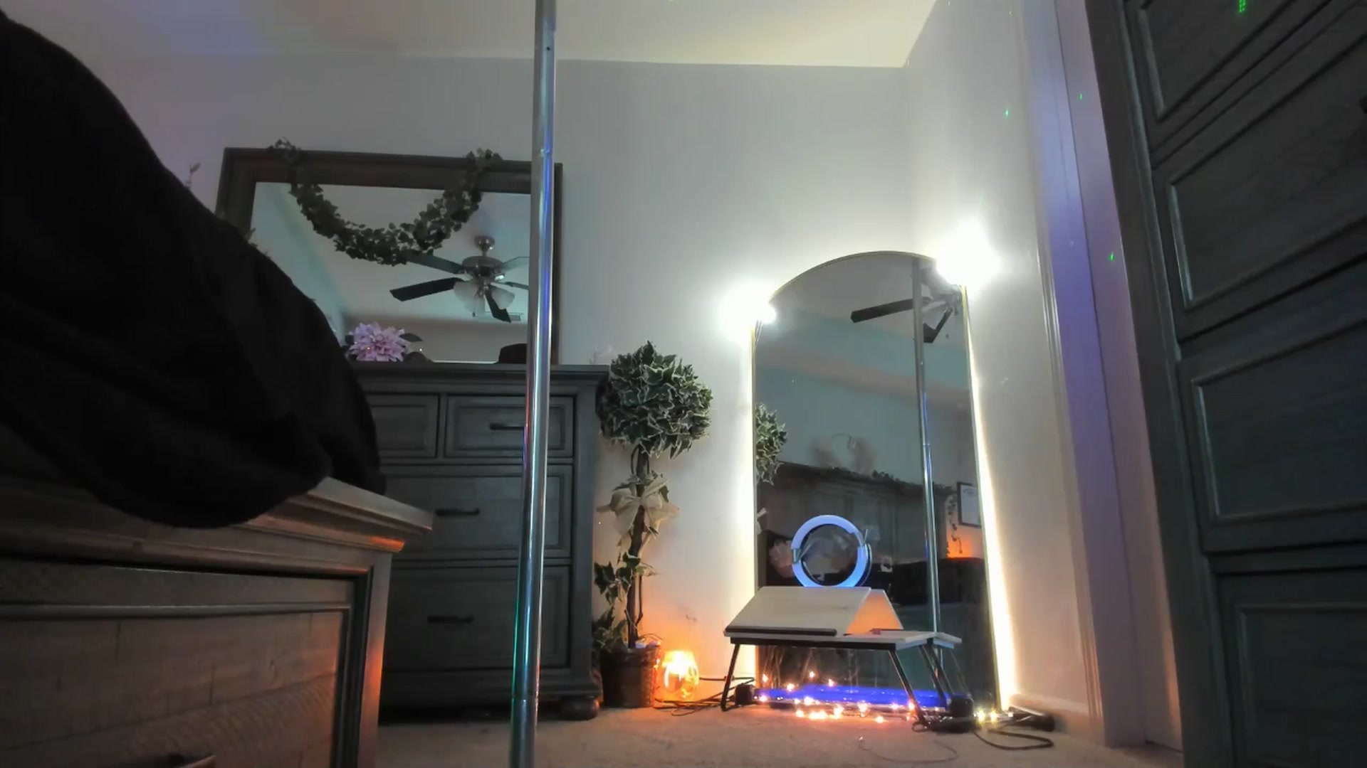 Gallery image thumbnail from TeXxxx's myfreecams stream on, 04/09/2025, 23:40 image 2 of 20
