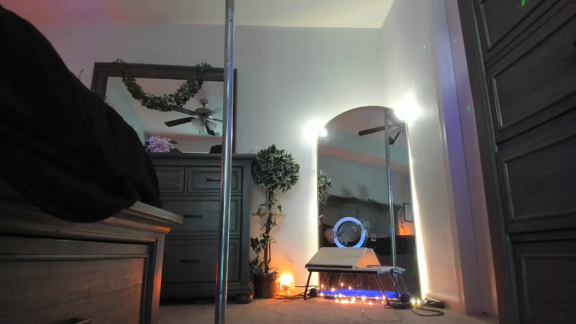 Gallery image thumbnail from TeXxxx's myfreecams stream on, 04/09/2025, 23:40 image 1 of 20