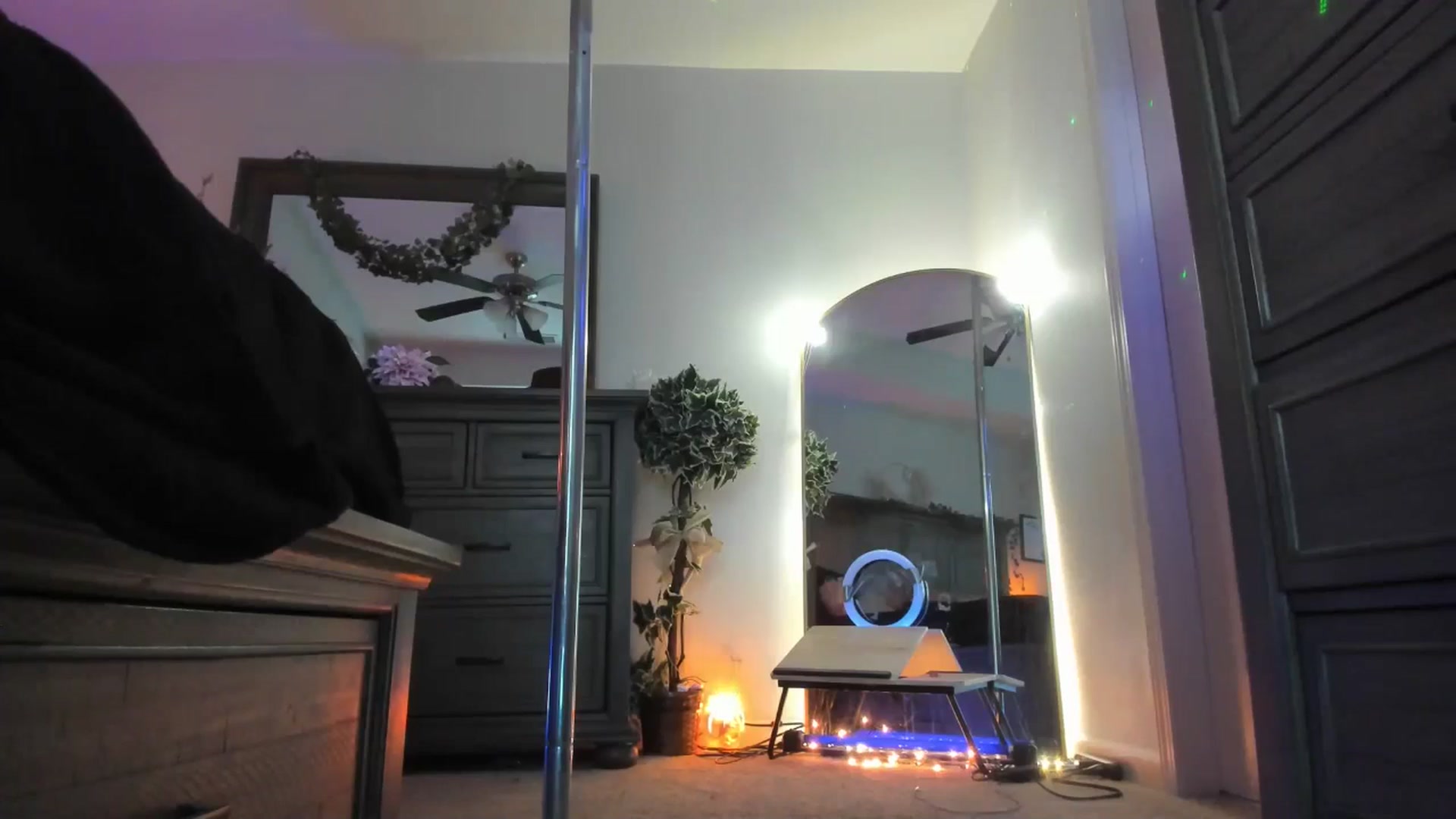 Gallery image thumbnail from TeXxxx's myfreecams stream on, 04/09/2025, 23:40 image 5 of 20