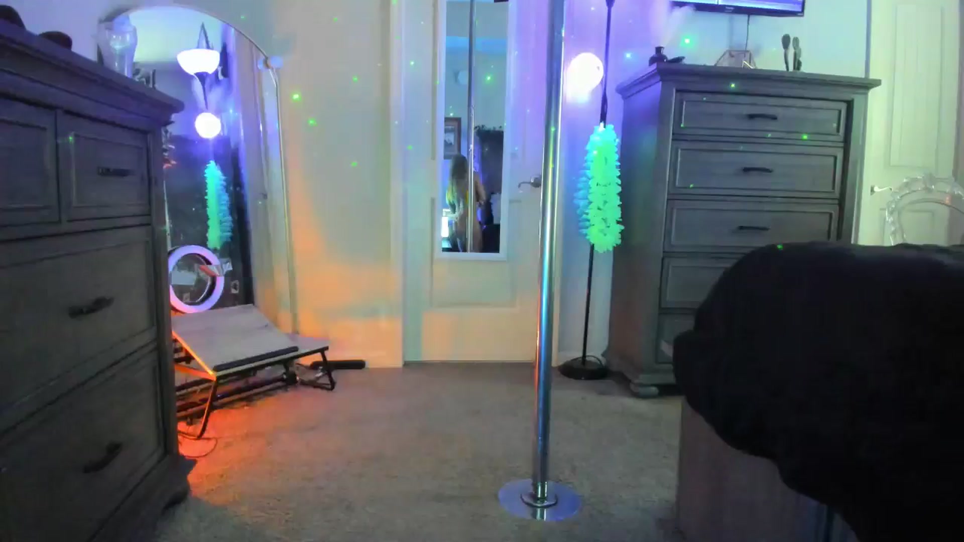 Gallery image thumbnail from TeXxxx's myfreecams stream on, 04/11/2025, 22:22 image 15 of 20