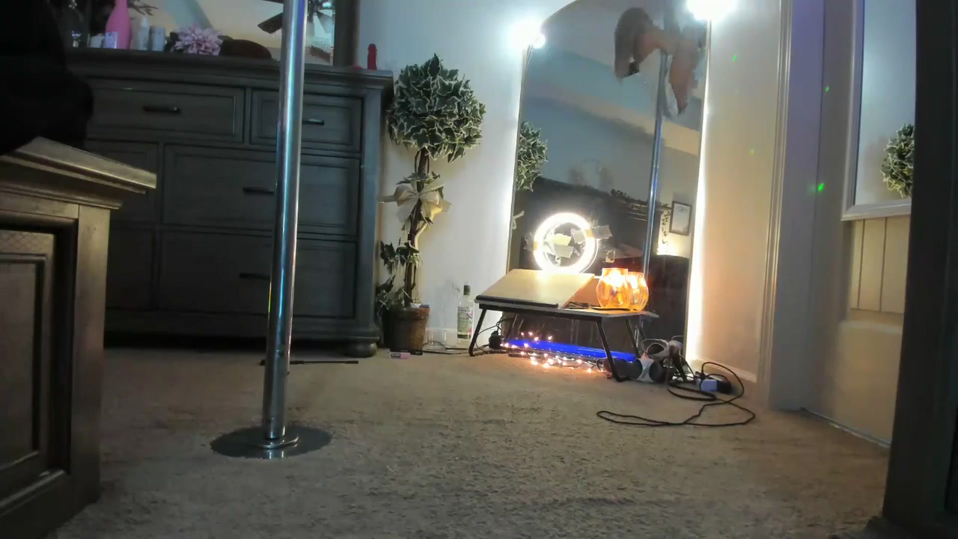 Gallery image thumbnail from TeXxxx's myfreecams stream on, 04/14/2025, 18:27 image 9 of 20
