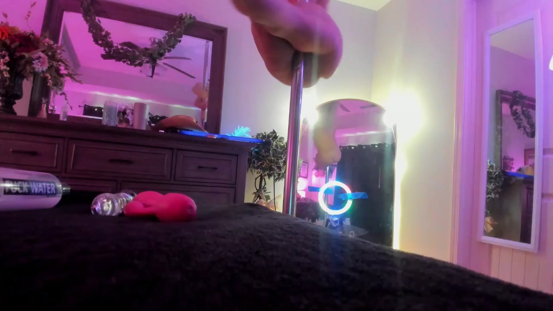 Gallery image thumbnail from TeXxxx's myfreecams stream on, 05/28/2025, 20:40 image 20 of 20