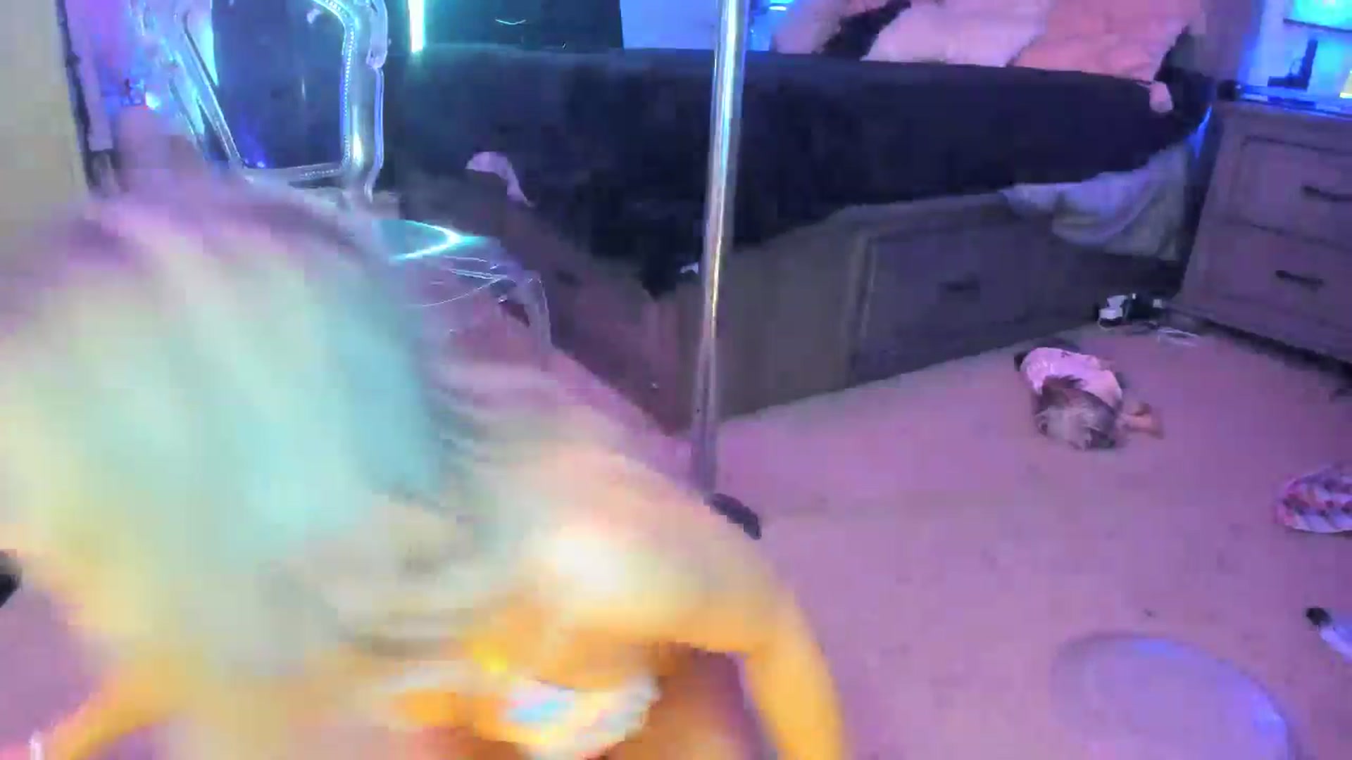 Gallery image thumbnail from TeXxxx's myfreecams stream on, 05/29/2025, 18:51 image 6 of 20