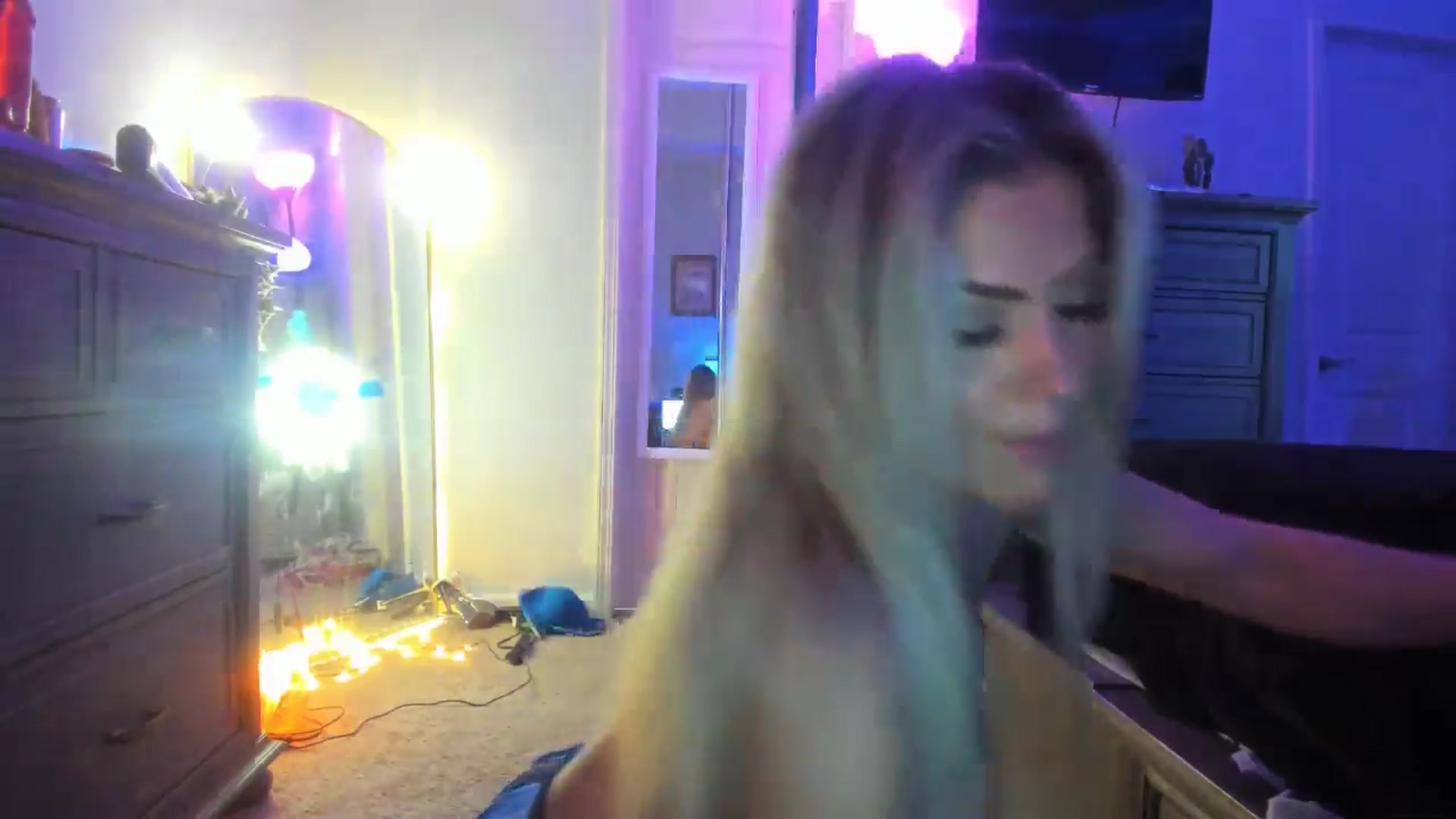 Gallery image thumbnail from TeXxxx's myfreecams stream on, 05/30/2025, 16:05 image 11 of 20