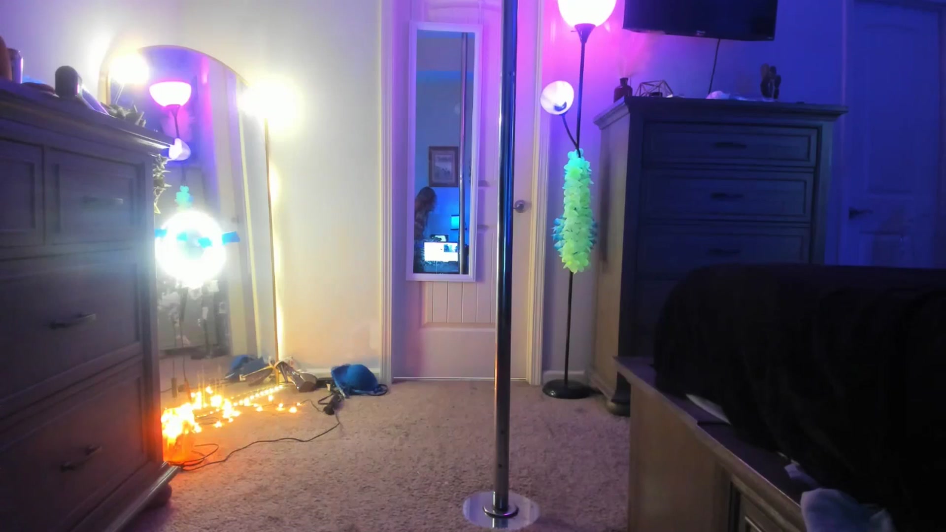 Gallery image thumbnail from TeXxxx's myfreecams stream on, 05/30/2025, 16:05 image 14 of 20