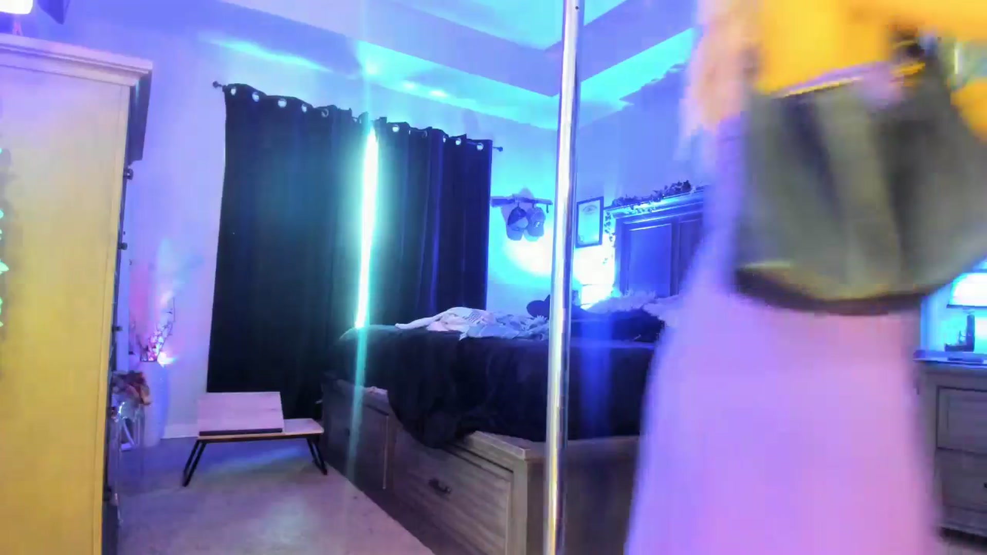 Gallery image thumbnail from TeXxxx's myfreecams stream on, 06/03/2025, 19:26 image 18 of 20