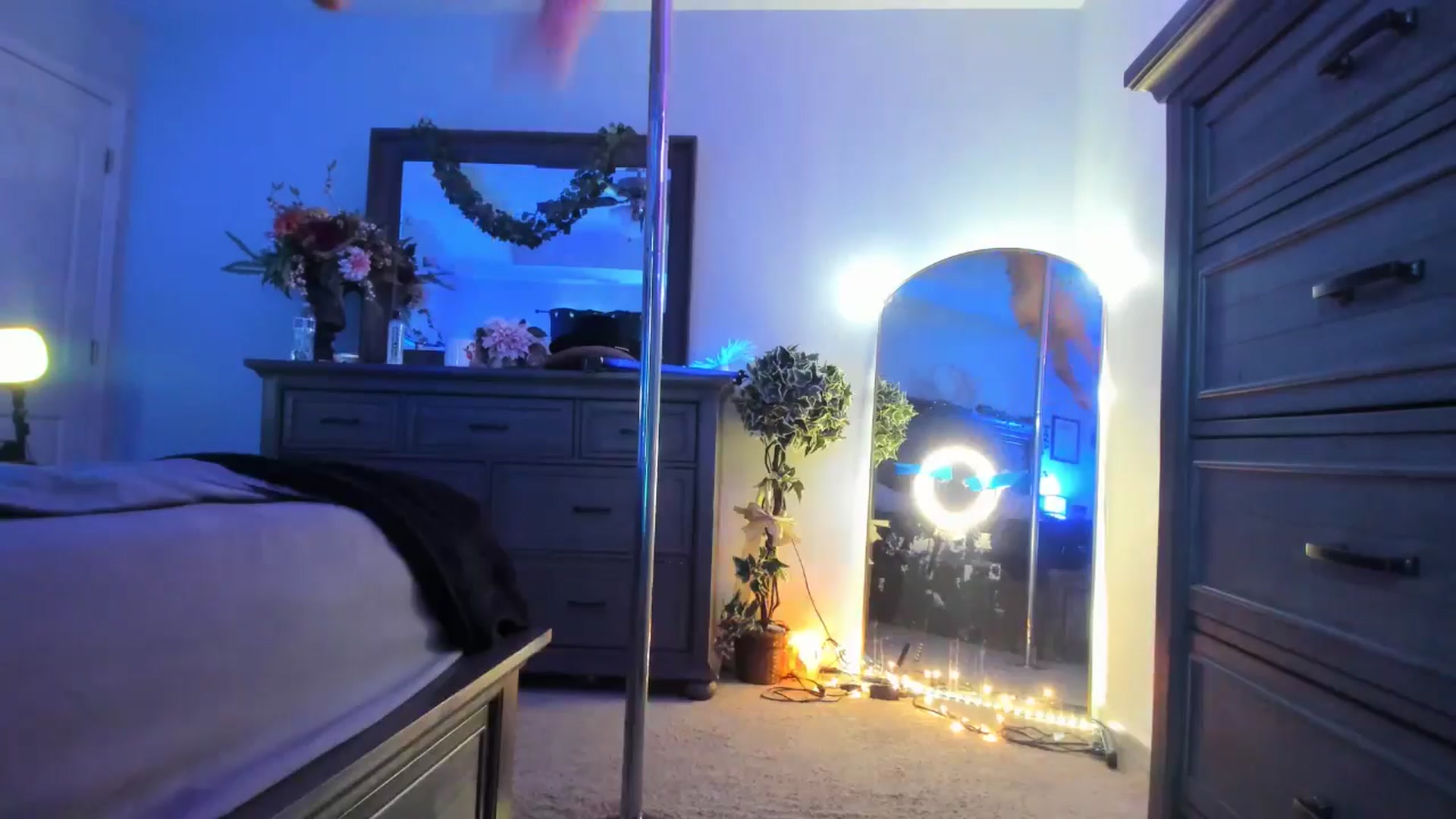 Gallery image thumbnail from TeXxxx's myfreecams stream on, 06/17/2025, 16:33 image 20 of 20