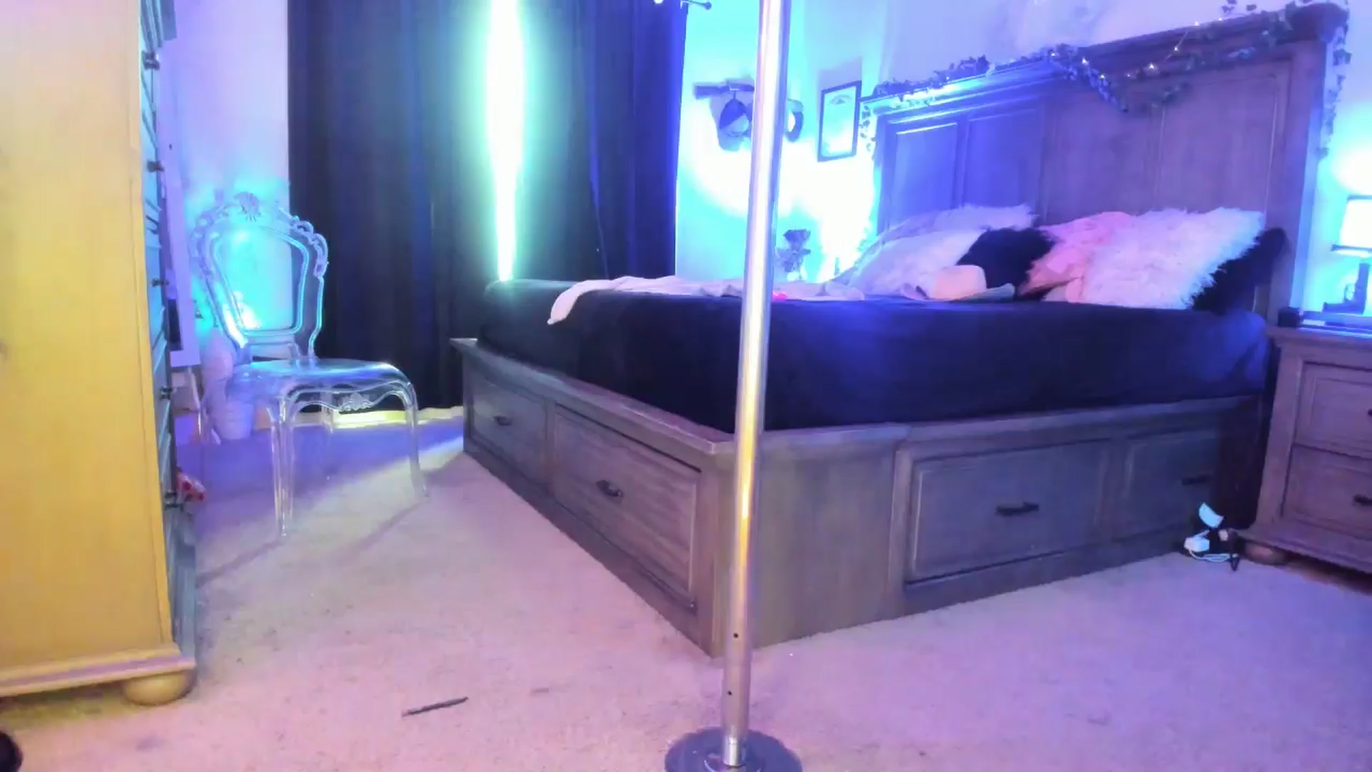 Gallery image thumbnail from TeXxxx's myfreecams stream on, 06/19/2025, 19:05 image 10 of 20