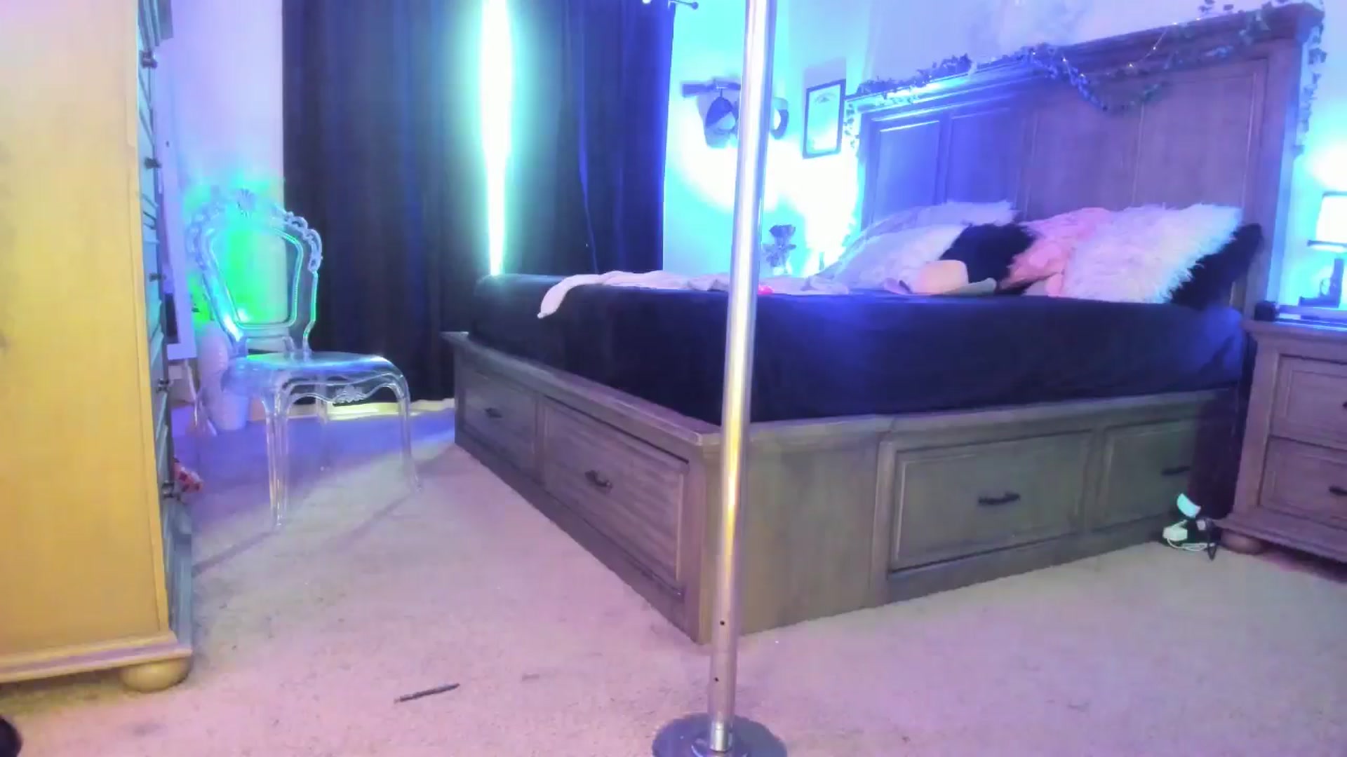 Gallery image thumbnail from TeXxxx's myfreecams stream on, 06/19/2025, 19:05 image 11 of 20