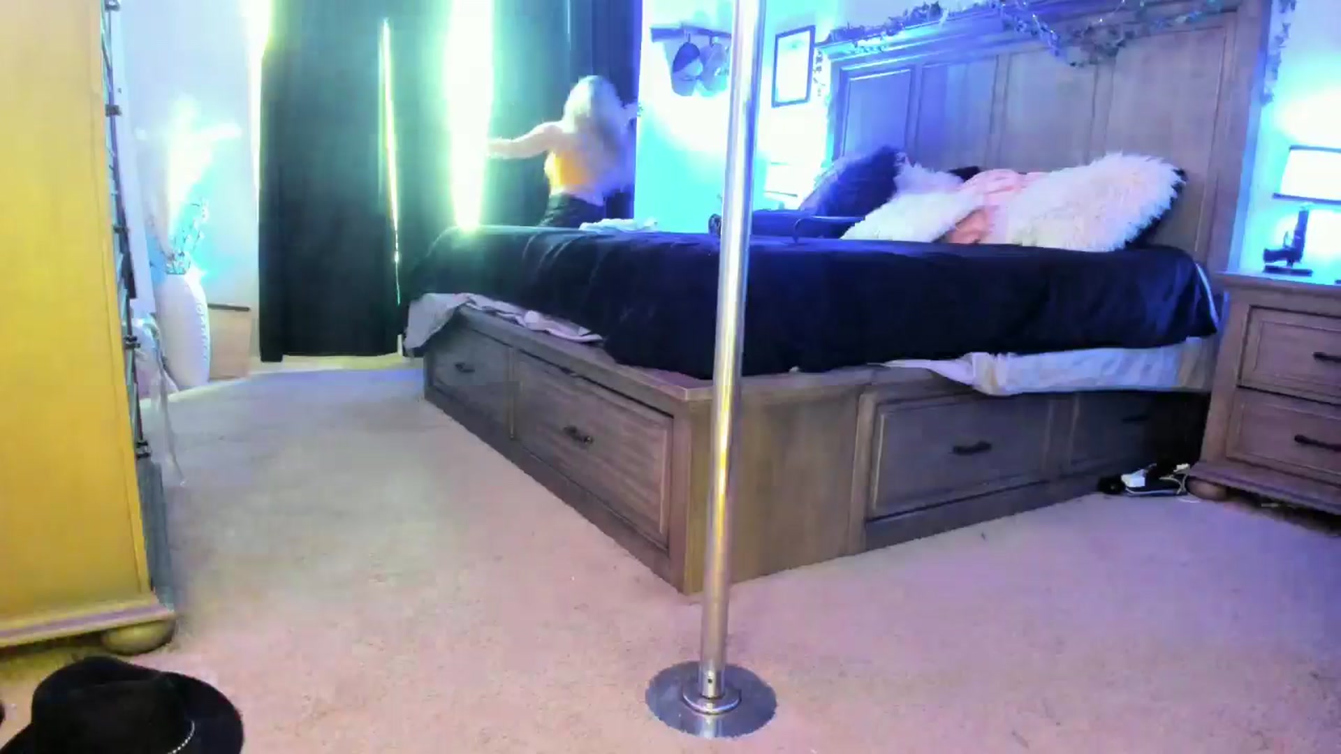 Gallery image thumbnail from TeXxxx's myfreecams stream on, 07/01/2025, 18:12 image 3 of 20