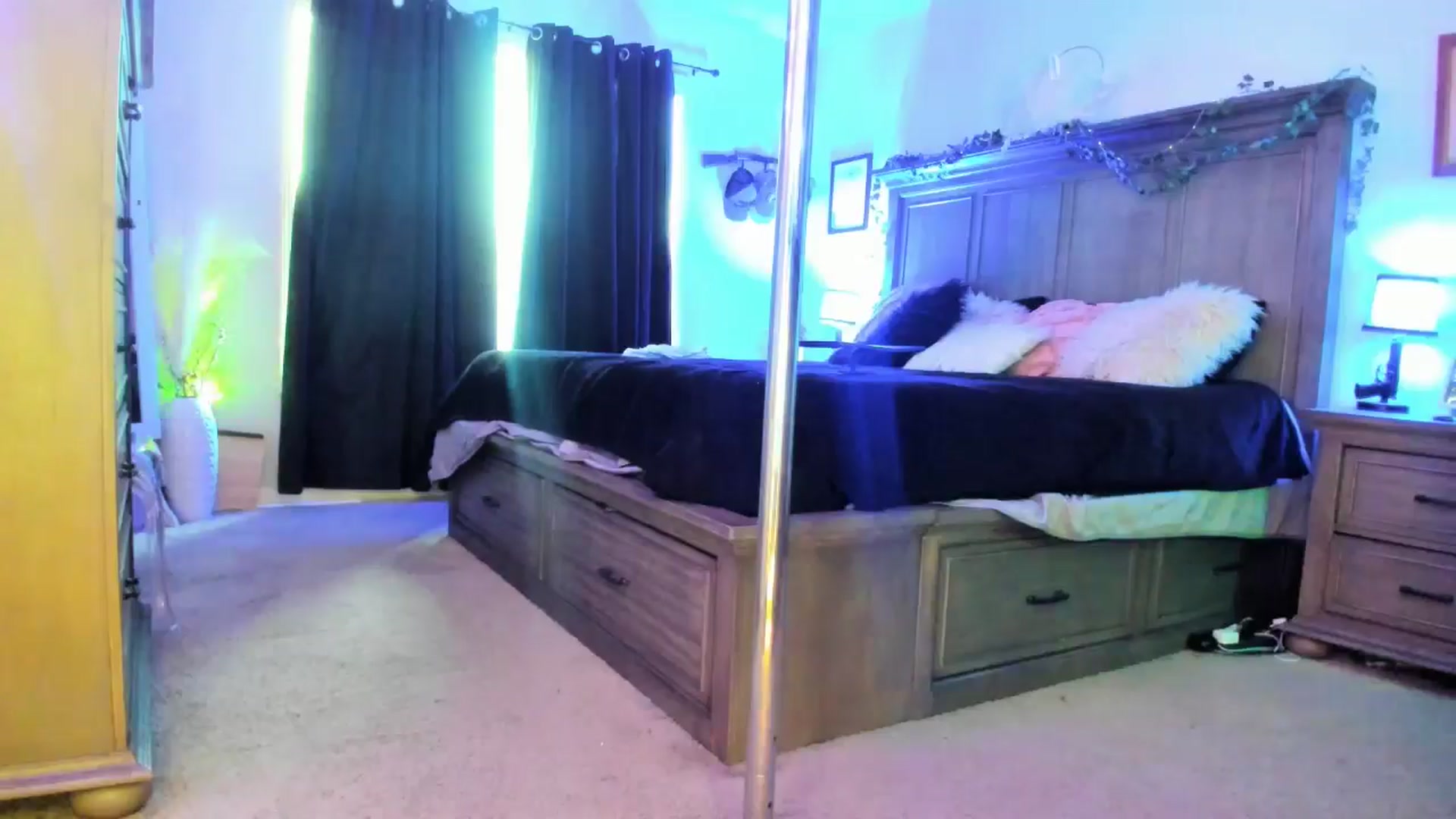 Gallery image thumbnail from TeXxxx's myfreecams stream on, 07/01/2025, 18:12 image 13 of 20