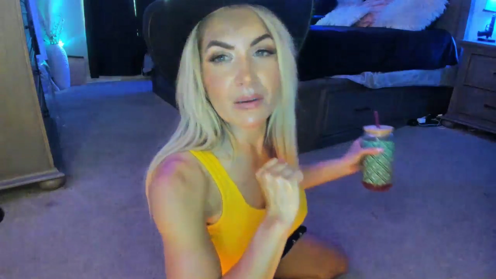 Gallery image thumbnail from TeXxxx's myfreecams stream on, 07/01/2025, 18:12 image 7 of 20