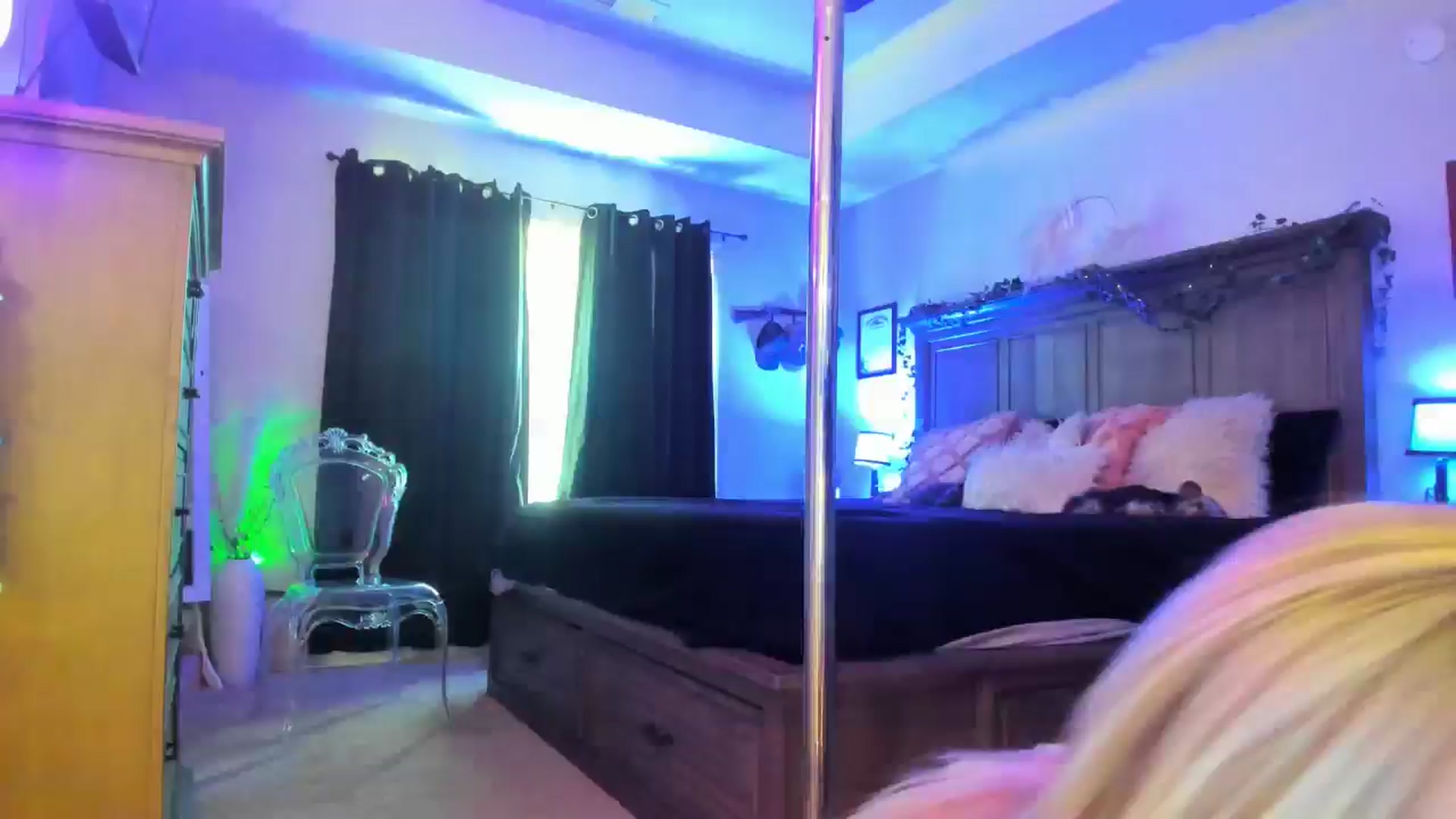 Gallery image thumbnail from TeXxxx's myfreecams stream on, 07/02/2025, 17:18 image 15 of 20