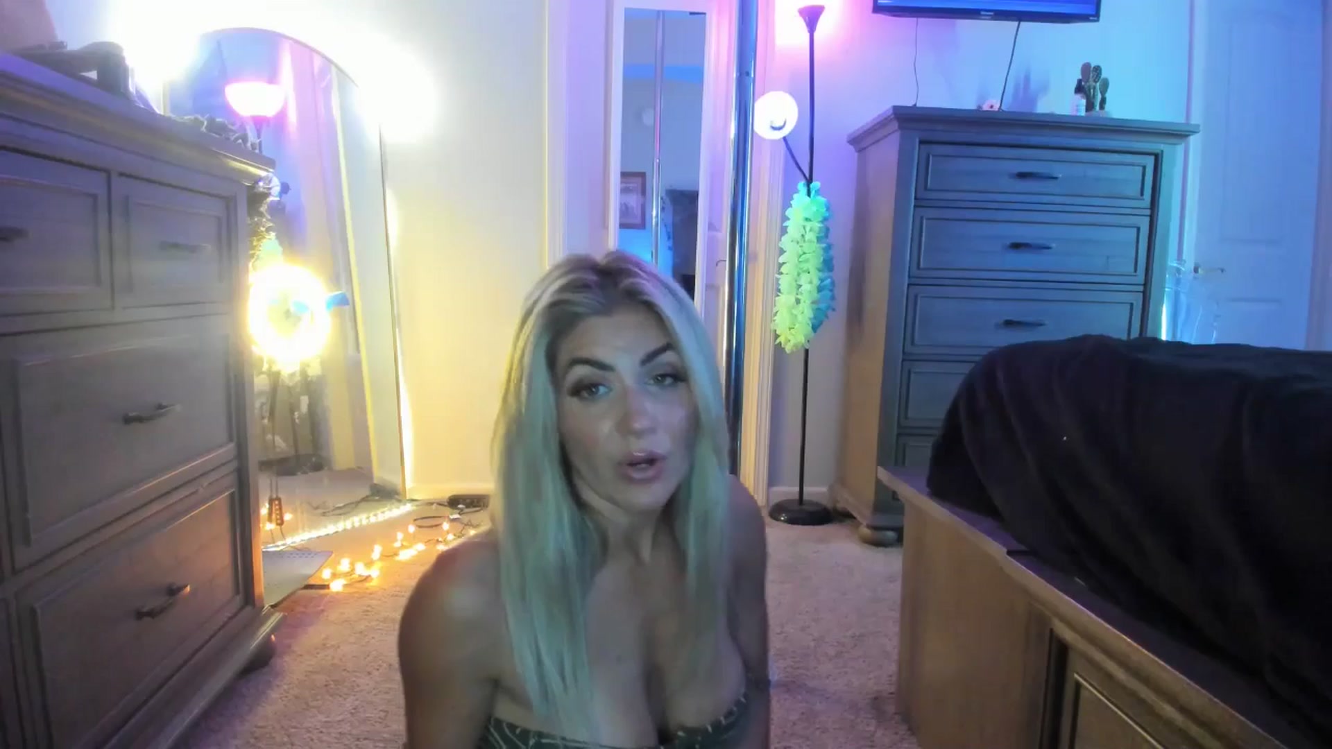 Gallery image thumbnail from TeXxxx's myfreecams stream on, 07/02/2025, 19:38 image 7 of 20