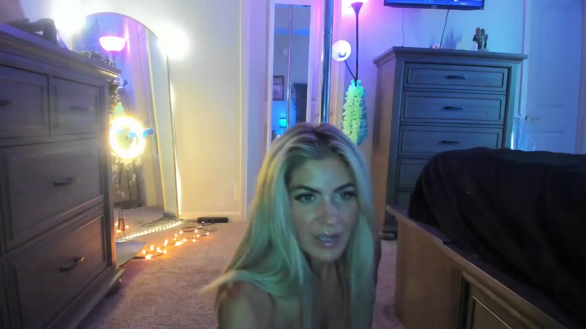 Gallery image thumbnail from TeXxxx's myfreecams stream on, 07/02/2025, 19:38 image 4 of 20
