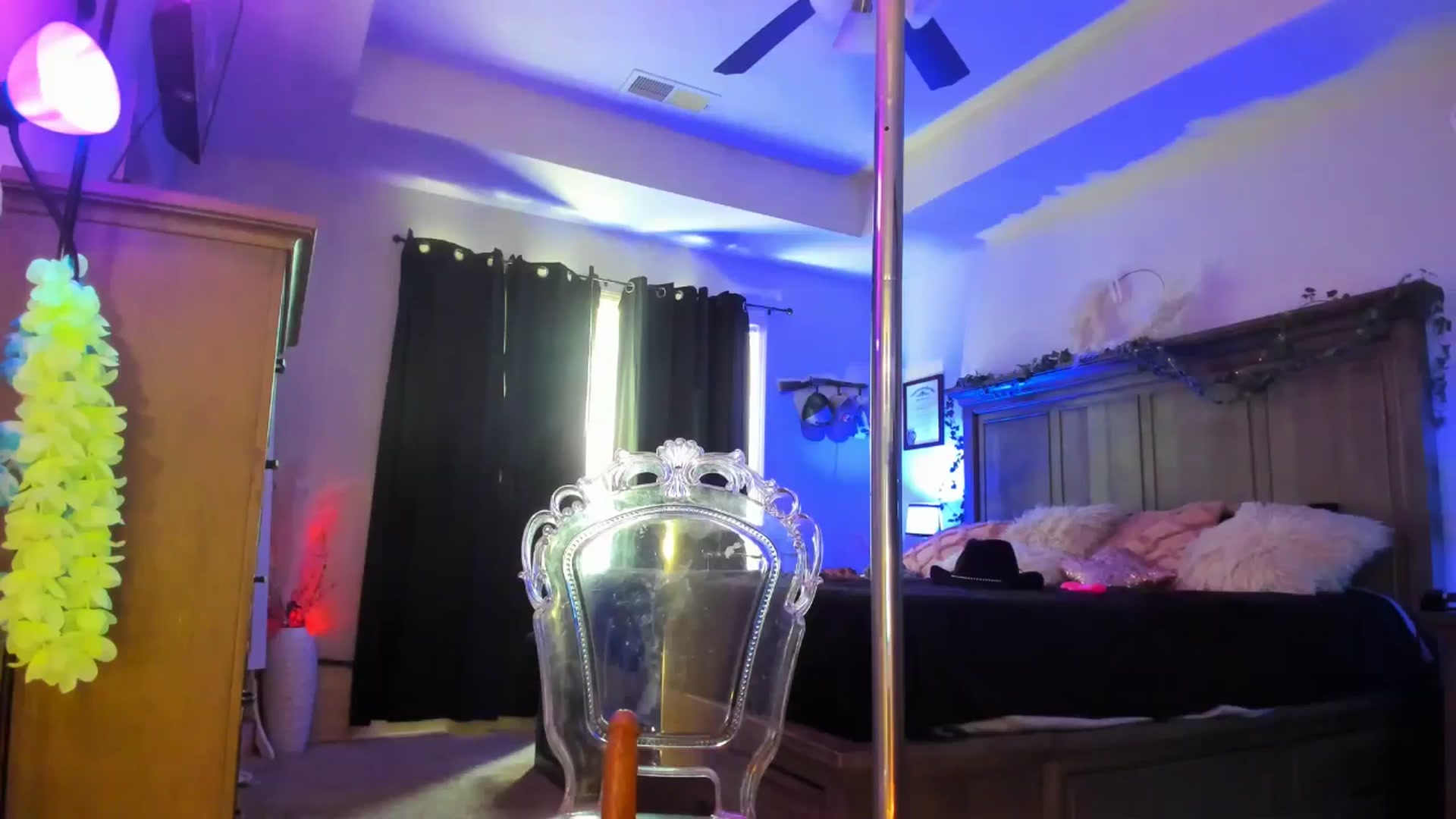Gallery image thumbnail from TeXxxx's myfreecams stream on, 07/07/2025, 21:02 image 15 of 20