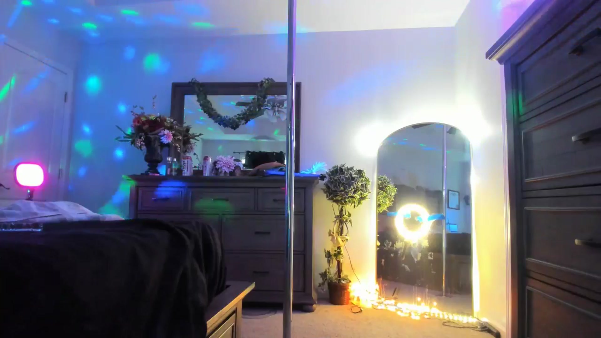 Gallery image thumbnail from TeXxxx's myfreecams stream on, 07/08/2025, 18:44 image 18 of 20