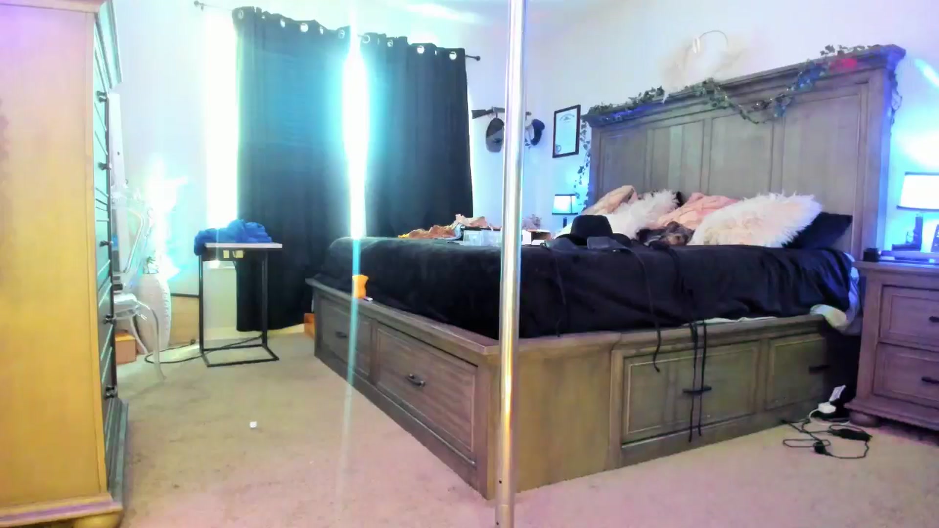 Gallery image thumbnail from TeXxxx's myfreecams stream on, 07/17/2025, 19:33 image 11 of 20