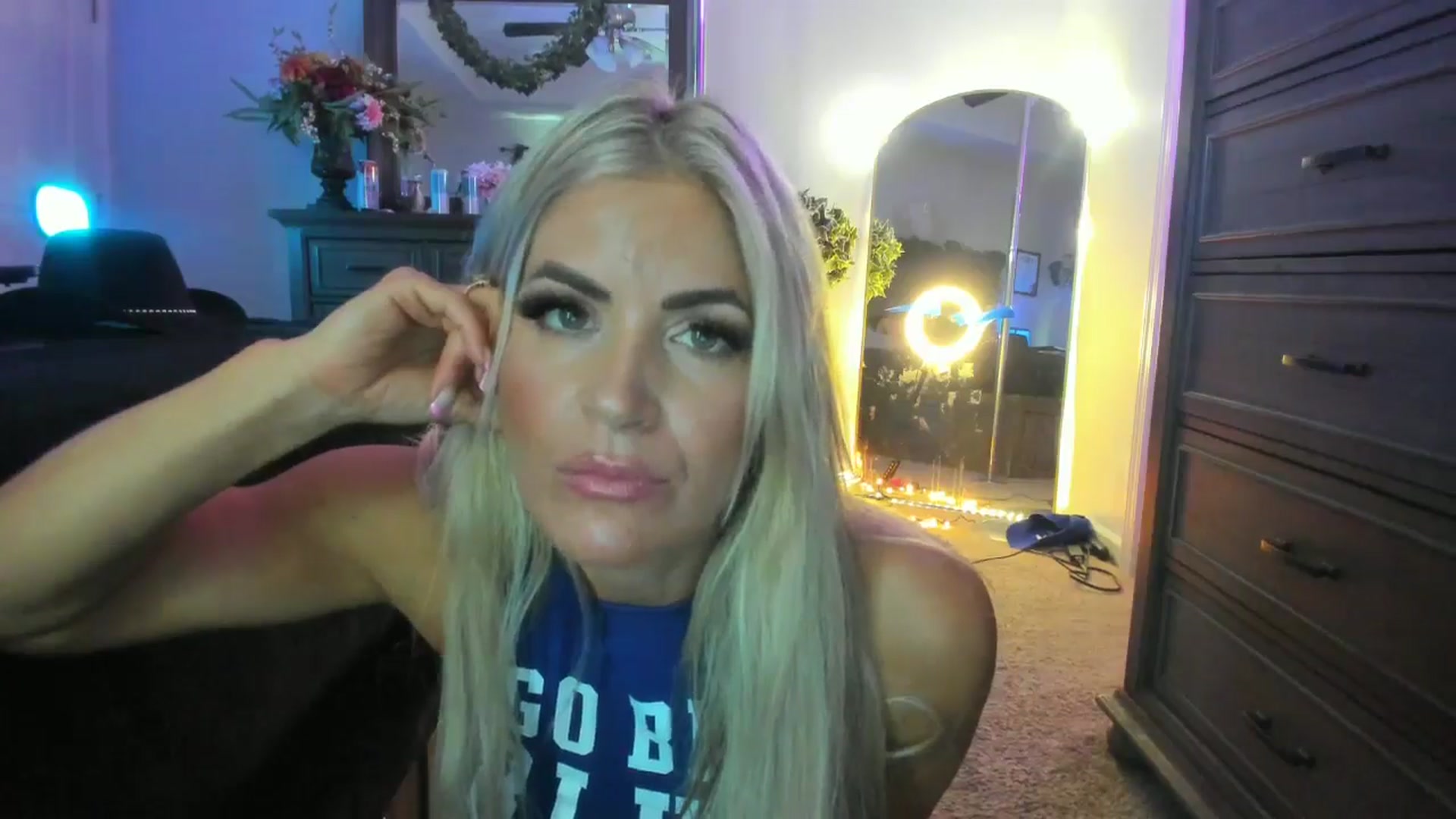 Gallery image thumbnail from TeXxxx's myfreecams stream on, 07/24/2025, 20:05 image 19 of 20
