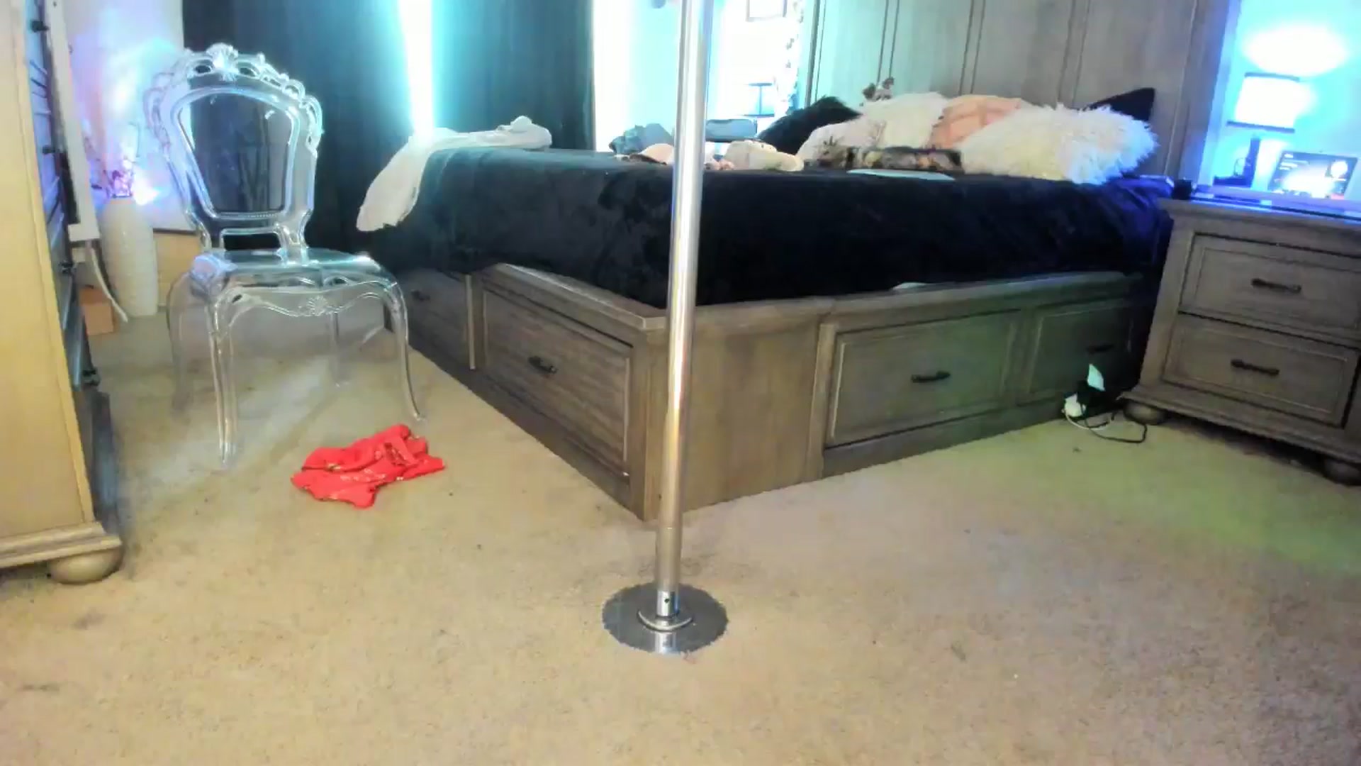 Gallery image thumbnail from TeXxxx's myfreecams stream on, 07/25/2025, 18:37 image 16 of 20