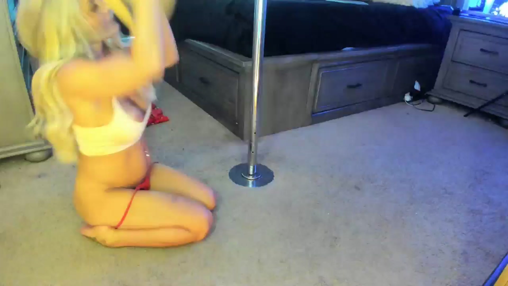 Gallery image thumbnail from TeXxxx's myfreecams stream on, 07/25/2025, 18:37 image 14 of 20