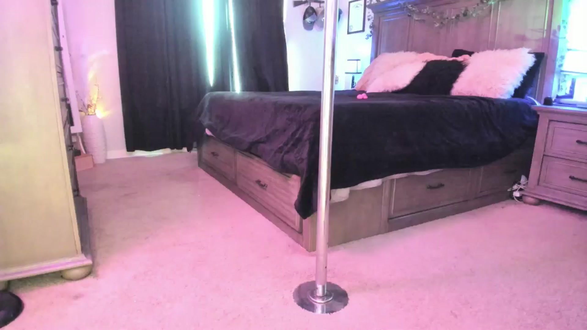 Gallery image thumbnail from TeXxxx's myfreecams stream on, 07/31/2025, 17:09 image 8 of 20