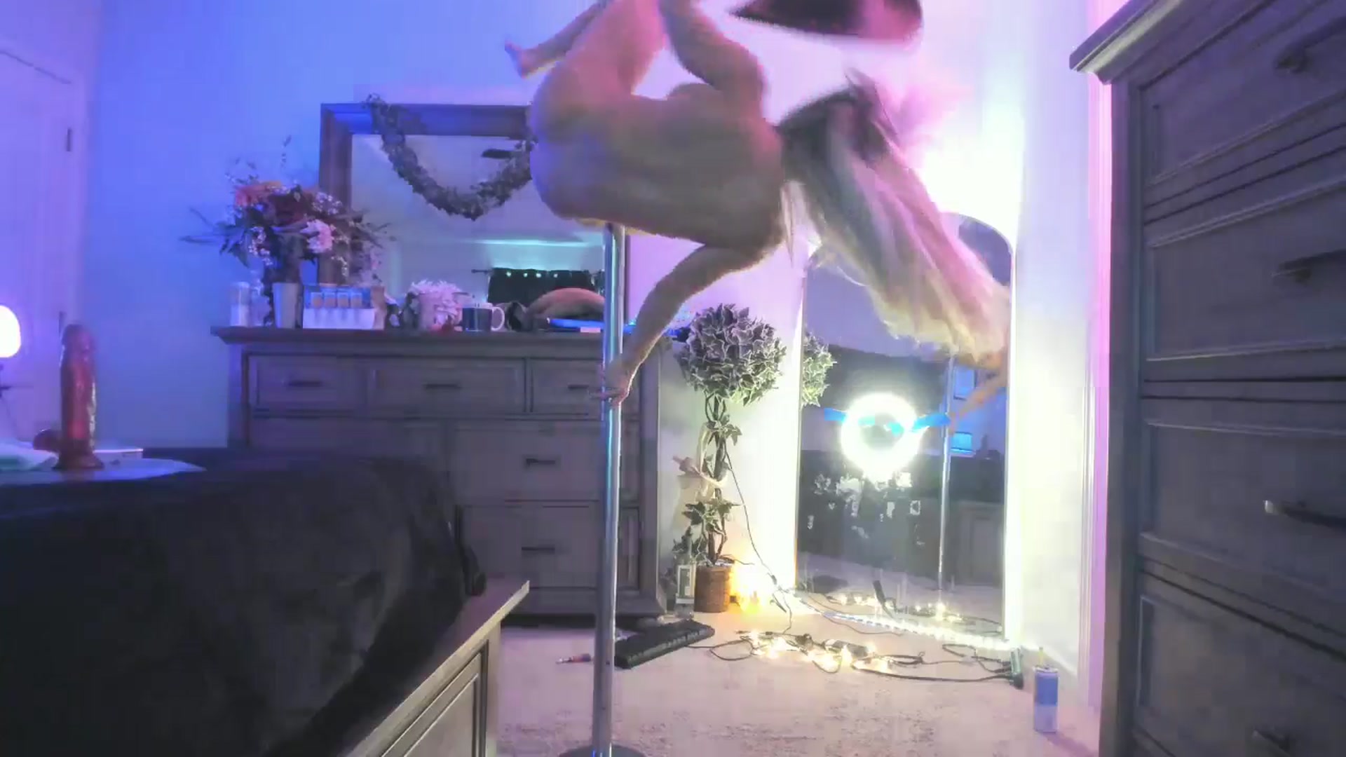 Gallery image thumbnail from TeXxxx's myfreecams stream on, 08/01/2025, 19:36 image 14 of 20