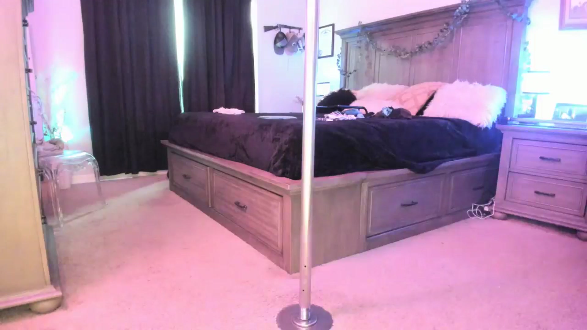 Gallery image thumbnail from TeXxxx's myfreecams stream on, 08/05/2025, 20:11 image 19 of 20