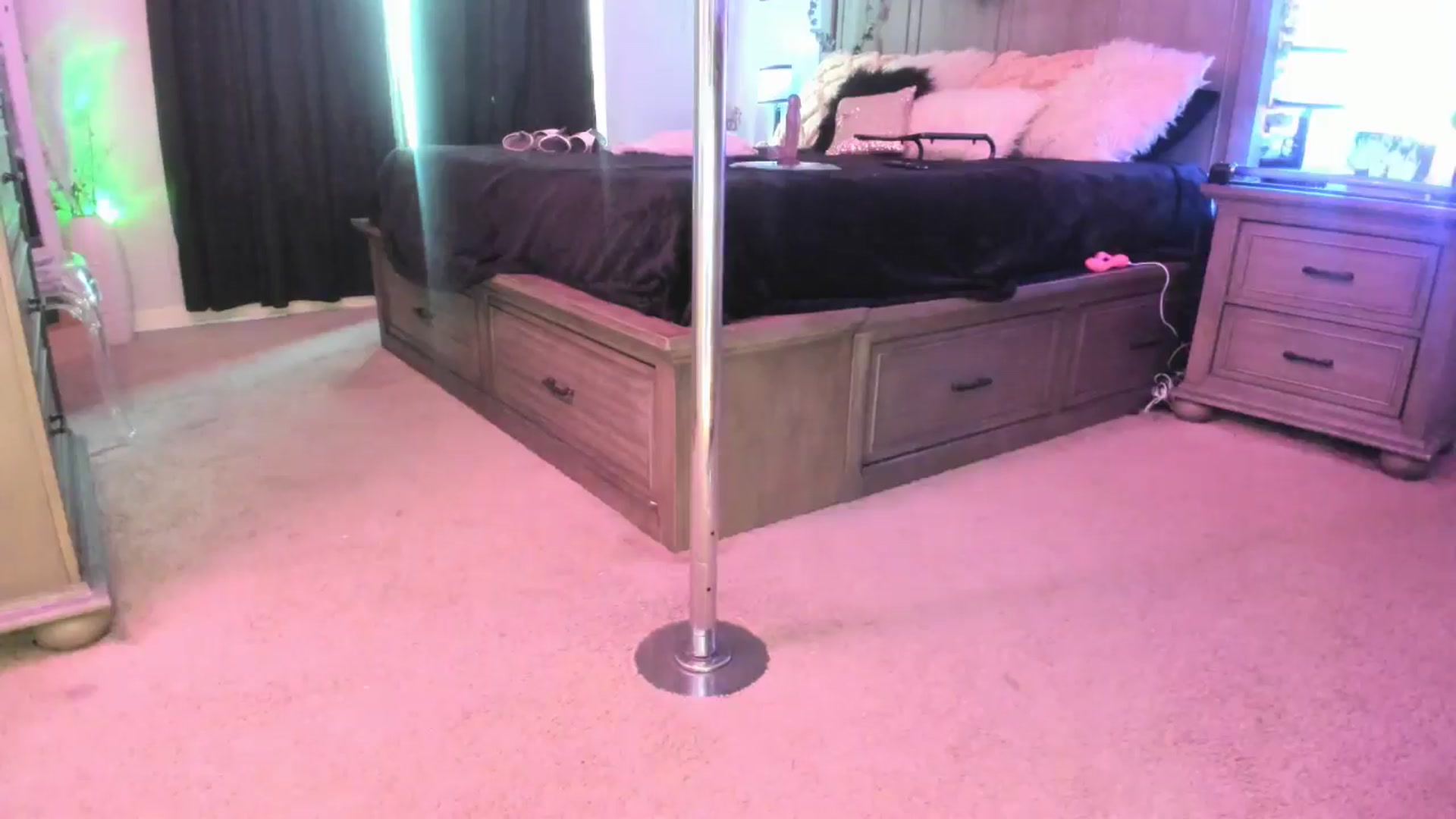 Gallery image thumbnail from TeXxxx's myfreecams stream on, 08/06/2025, 16:55 image 5 of 20