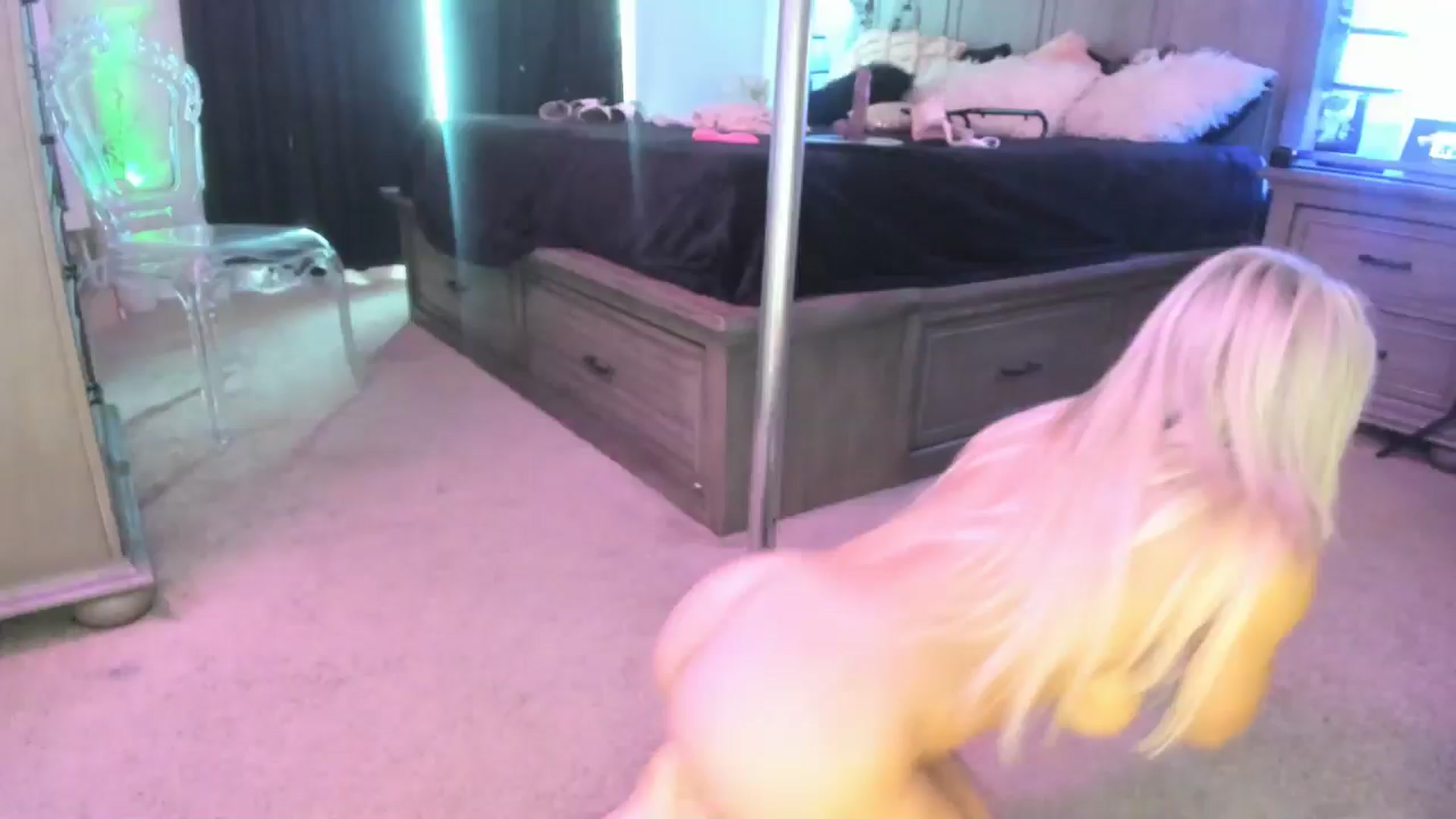 Gallery image thumbnail from TeXxxx's myfreecams stream on, 08/06/2025, 16:55 image 17 of 20