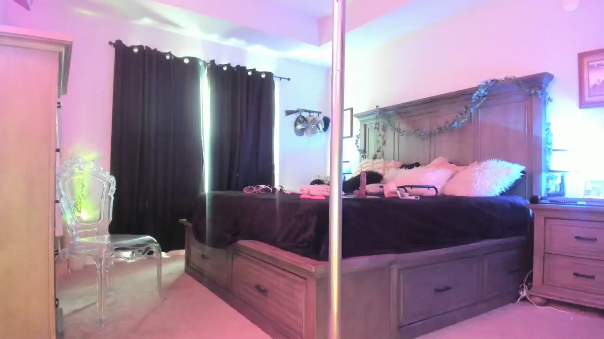 Gallery image thumbnail from TeXxxx's myfreecams stream on, 08/06/2025, 19:02 image 1 of 20