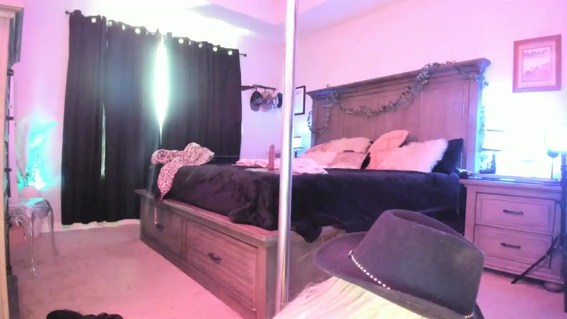 Gallery image thumbnail from TeXxxx's myfreecams stream on, 08/07/2025, 17:48 image 20 of 20