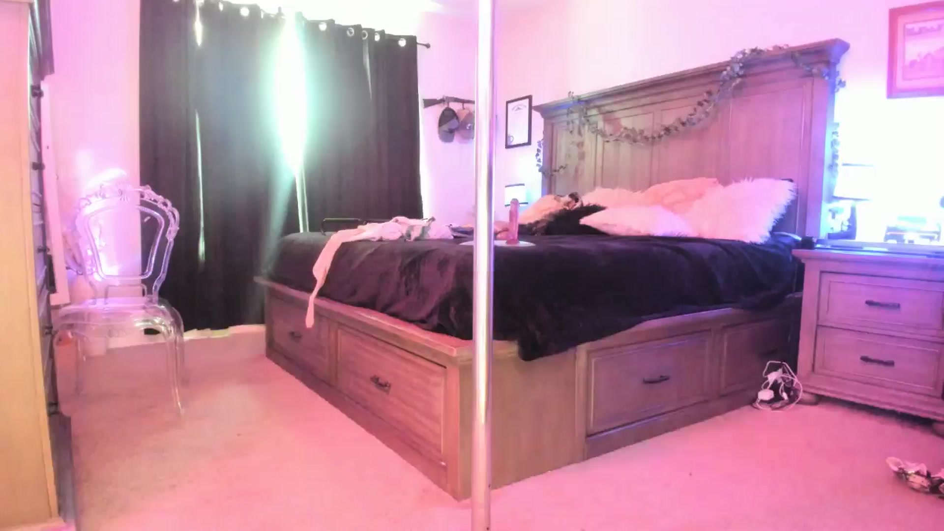 Gallery image thumbnail from TeXxxx's myfreecams stream on, 08/08/2025, 18:51 image 13 of 20