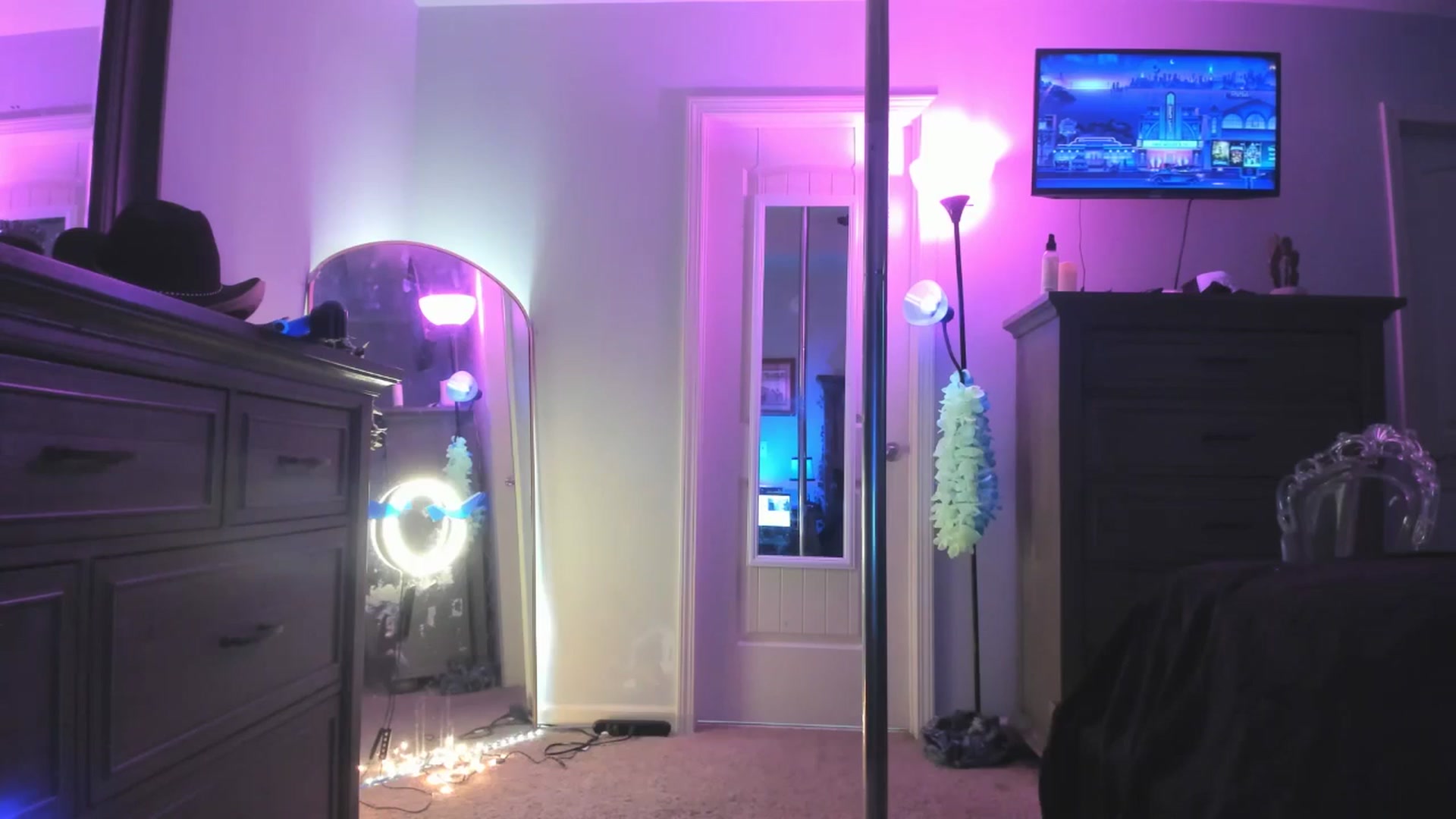Gallery image thumbnail from TeXxxx's myfreecams stream on, 08/11/2025, 19:13 image 12 of 20