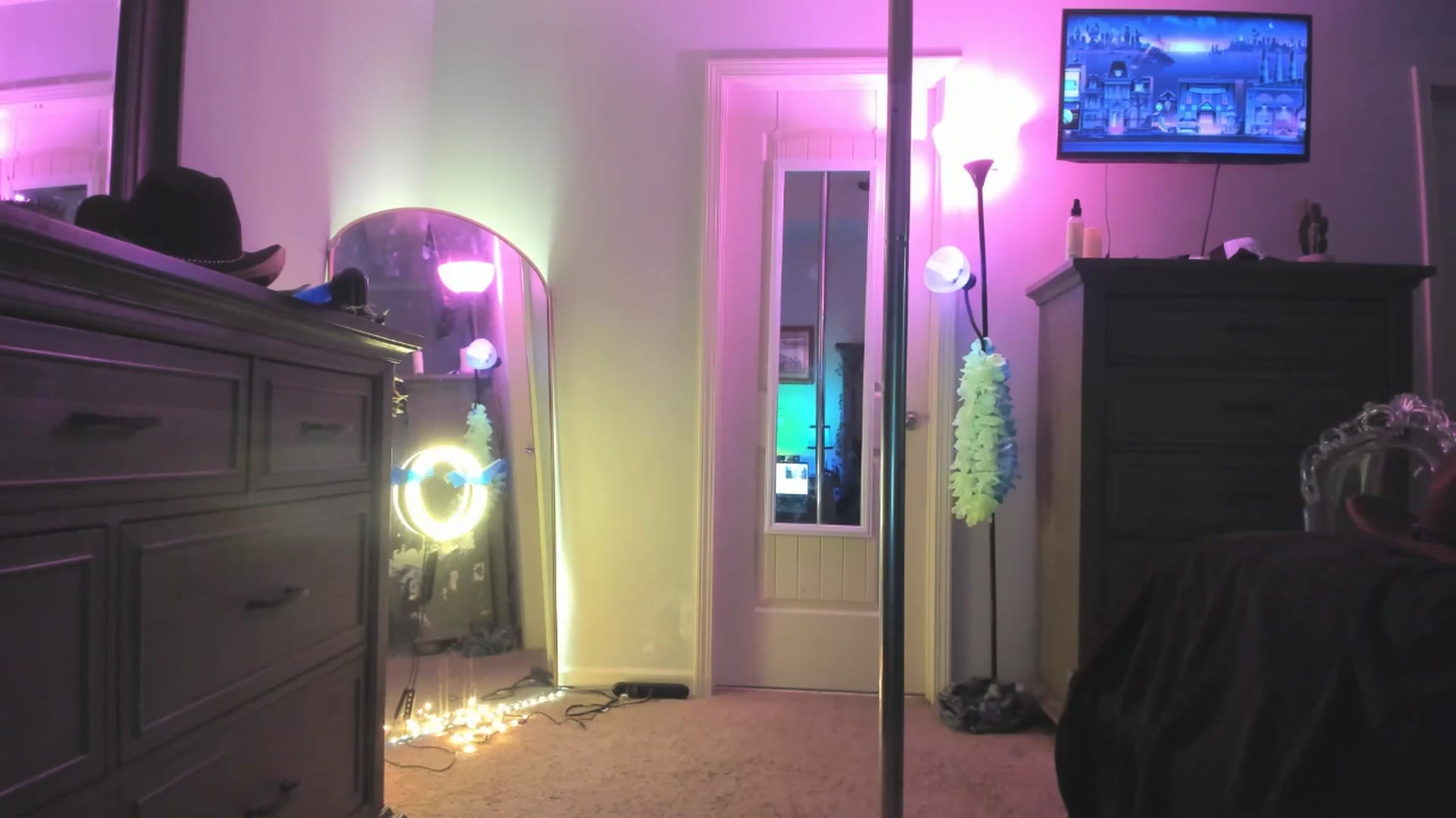 Gallery image thumbnail from TeXxxx's myfreecams stream on, 08/11/2025, 19:13 image 15 of 20