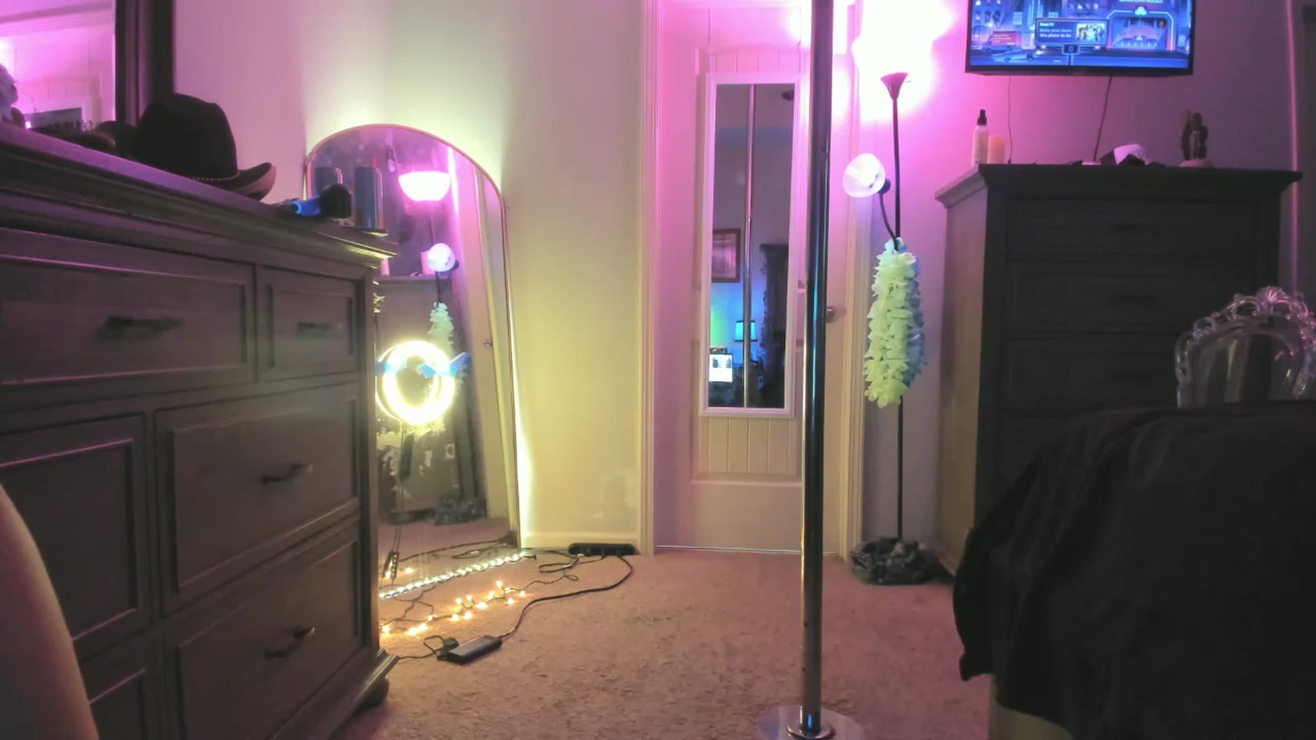 Gallery image thumbnail from TeXxxx's myfreecams stream on, 08/11/2025, 19:13 image 7 of 20