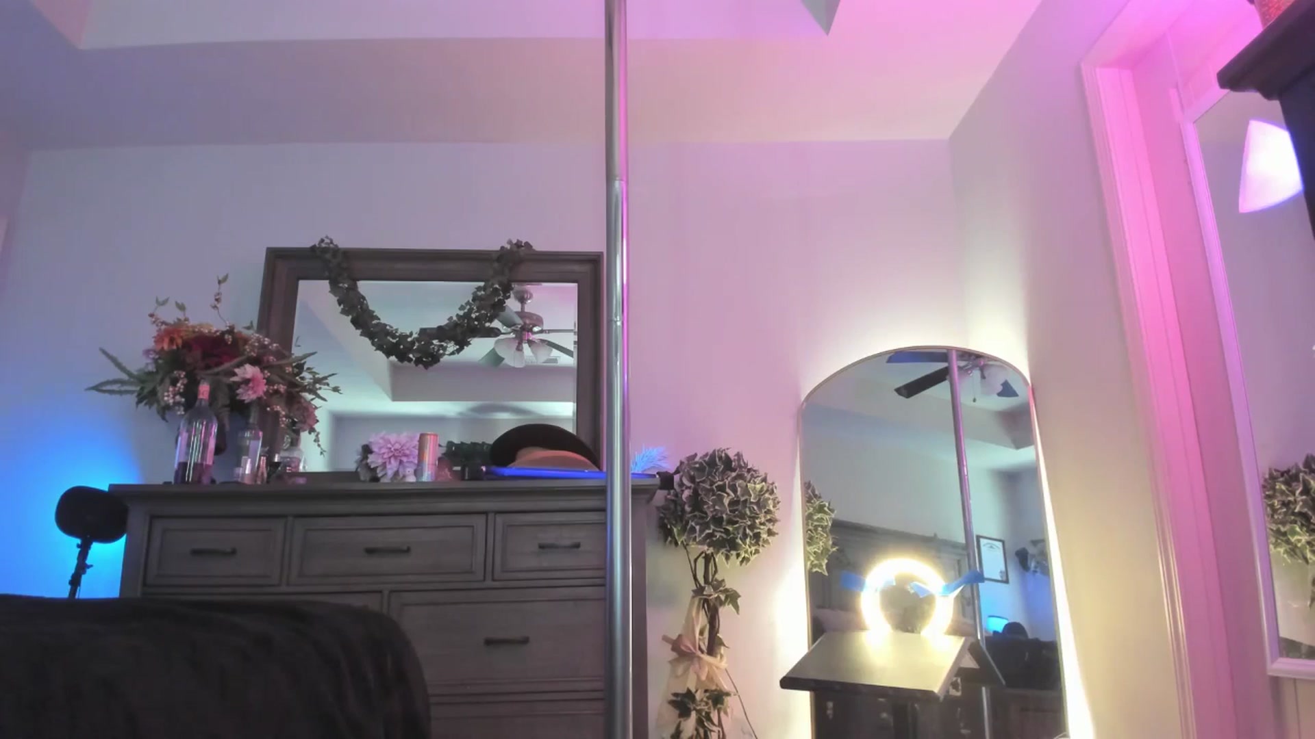 Gallery image thumbnail from TeXxxx's myfreecams stream on, 08/14/2025, 19:02 image 9 of 20