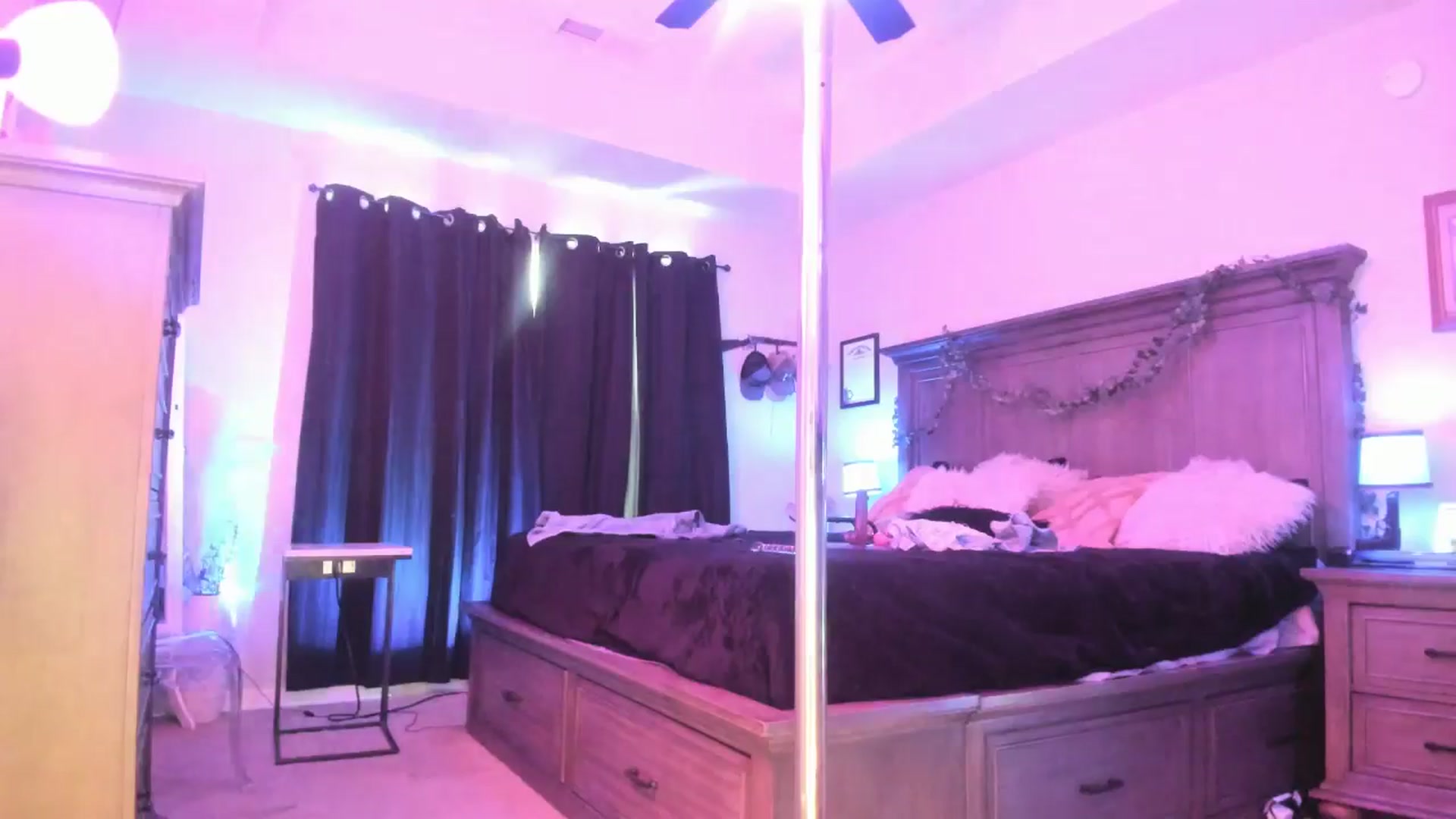 Gallery image thumbnail from TeXxxx's myfreecams stream on, 08/21/2025, 19:26 image 9 of 20