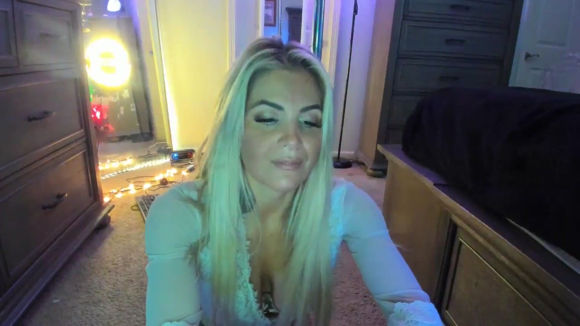 Gallery image thumbnail from TeXxxx's myfreecams stream on, 08/29/2025, 18:49 image 6 of 20