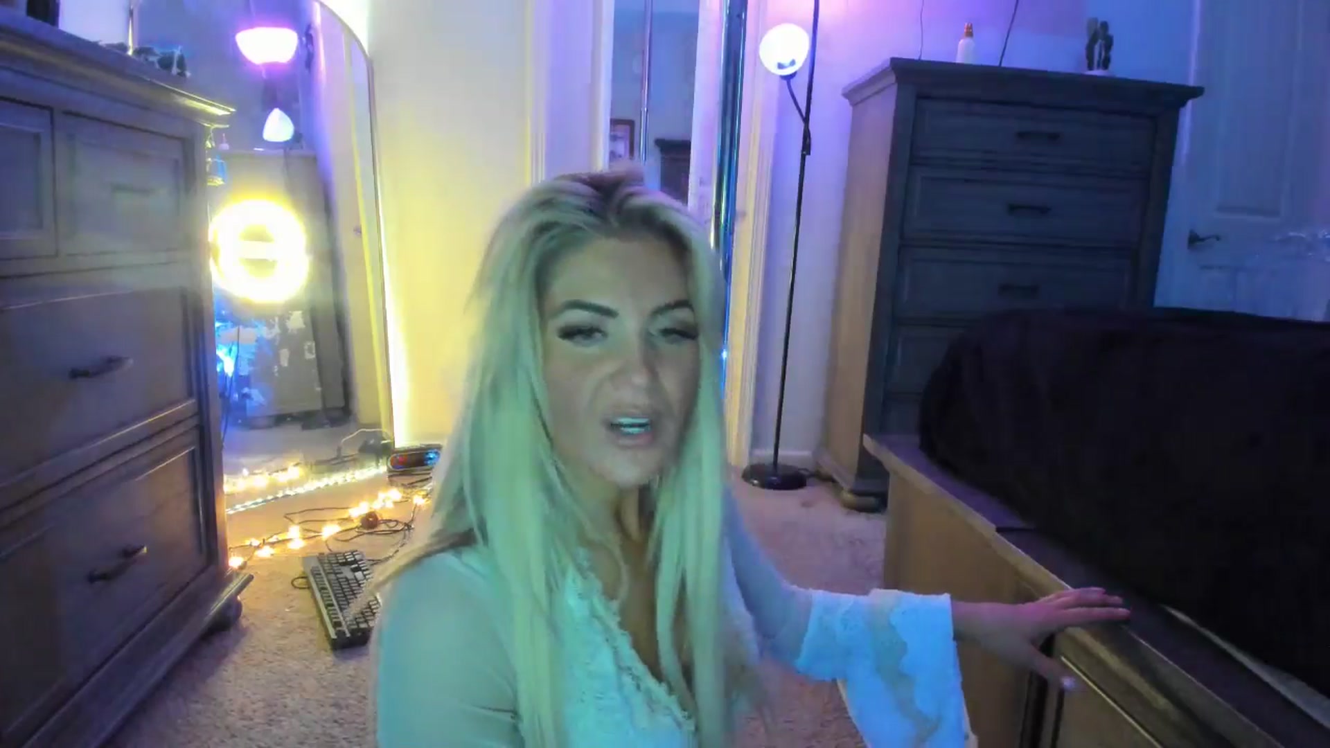 Gallery image thumbnail from TeXxxx's myfreecams stream on, 08/29/2025, 18:49 image 2 of 20