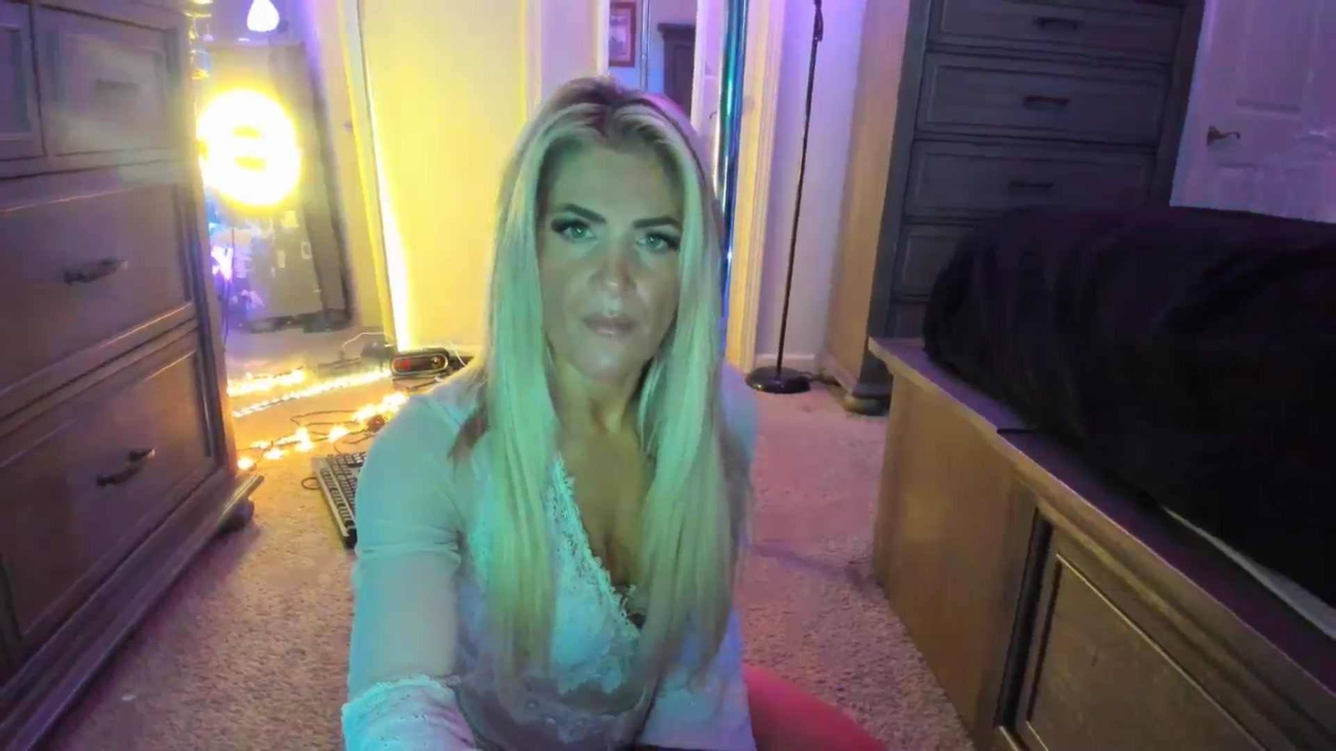 Gallery image thumbnail from TeXxxx's myfreecams stream on, 08/29/2025, 18:49 image 7 of 20