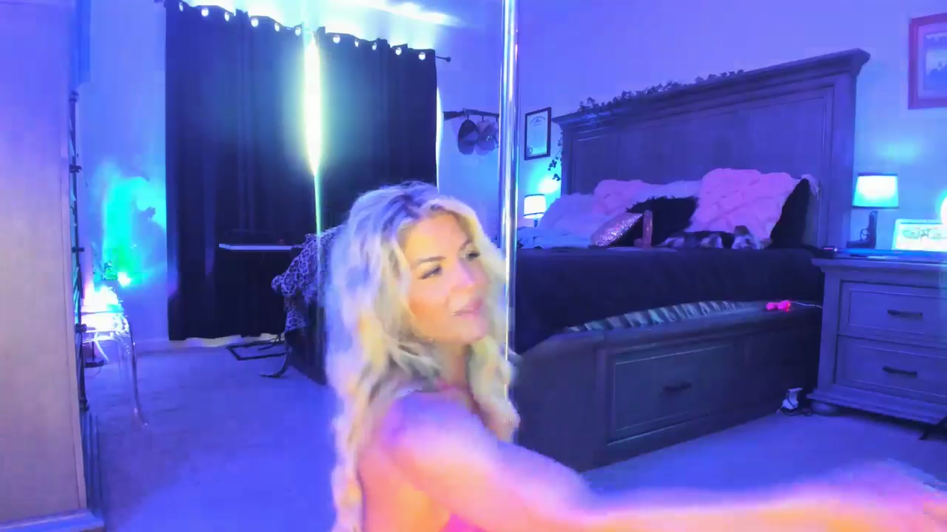 Gallery image thumbnail from TeXxxx's myfreecams stream on, 09/01/2025, 17:39 image 15 of 20