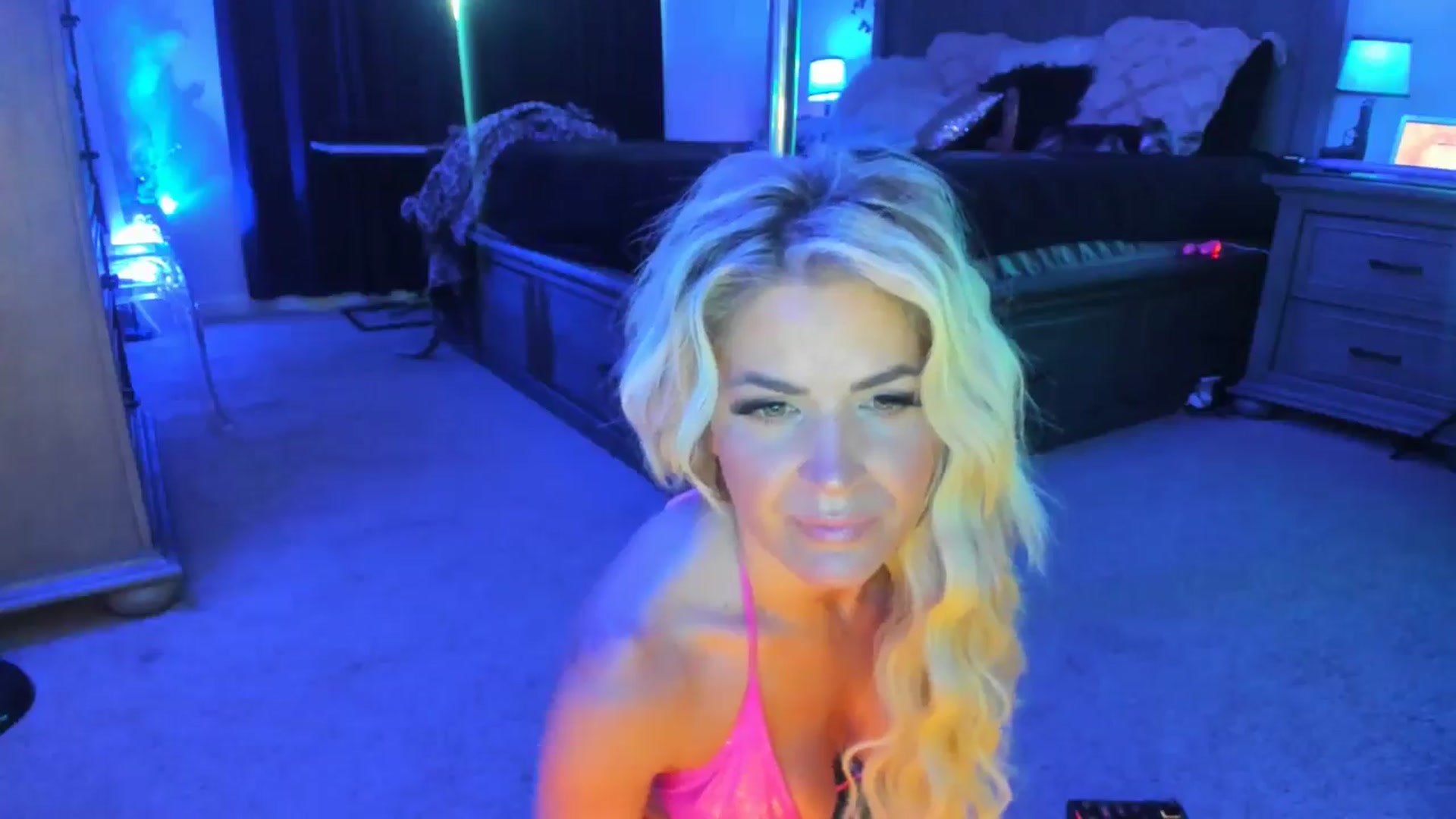 Gallery image thumbnail from TeXxxx's myfreecams stream on, 09/01/2025, 17:39 image 11 of 20