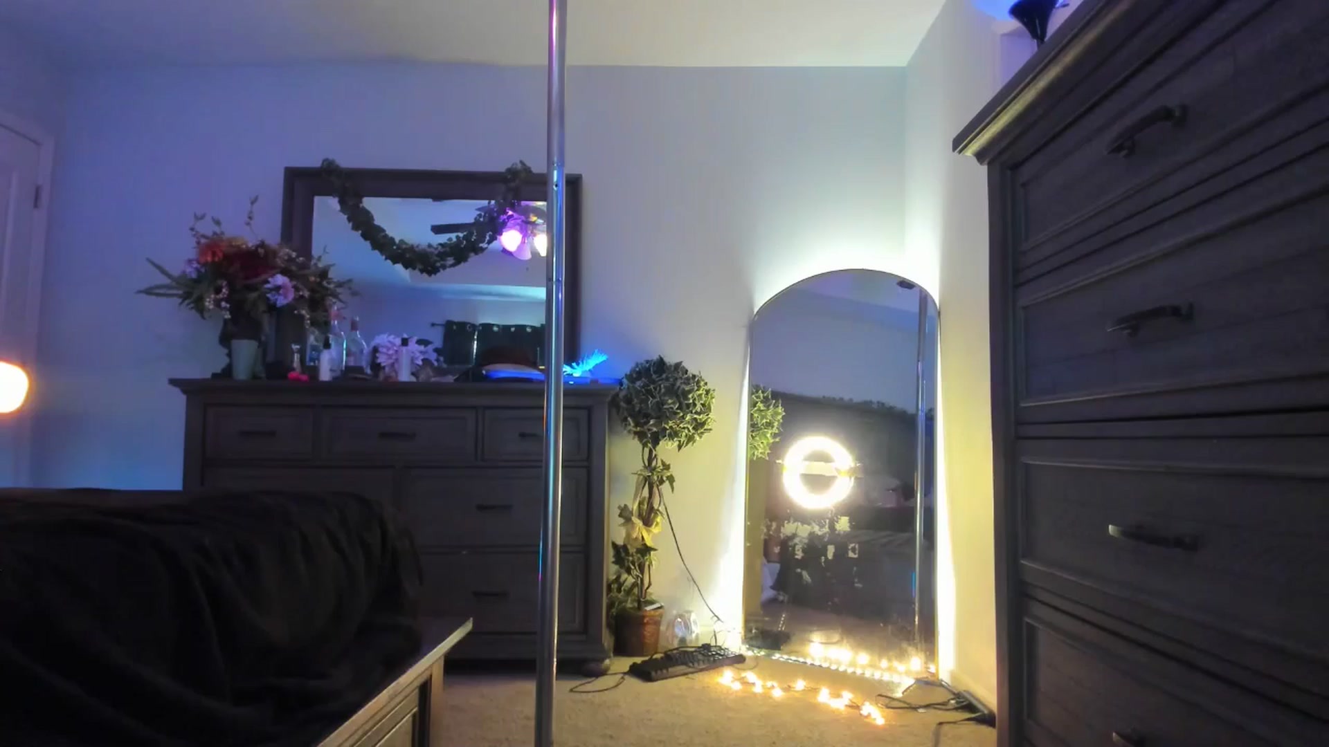 Gallery image thumbnail from TeXxxx's myfreecams stream on, 09/04/2025, 19:20 image 8 of 20