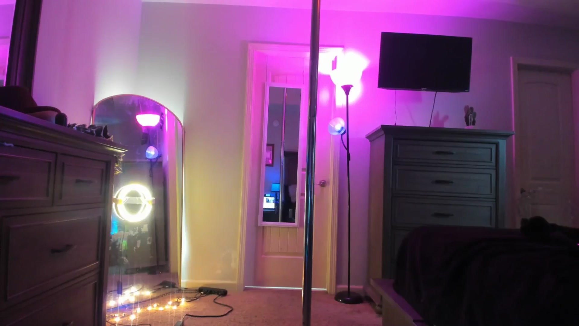 Gallery image thumbnail from TeXxxx's myfreecams stream on, 09/05/2025, 19:01 image 16 of 20