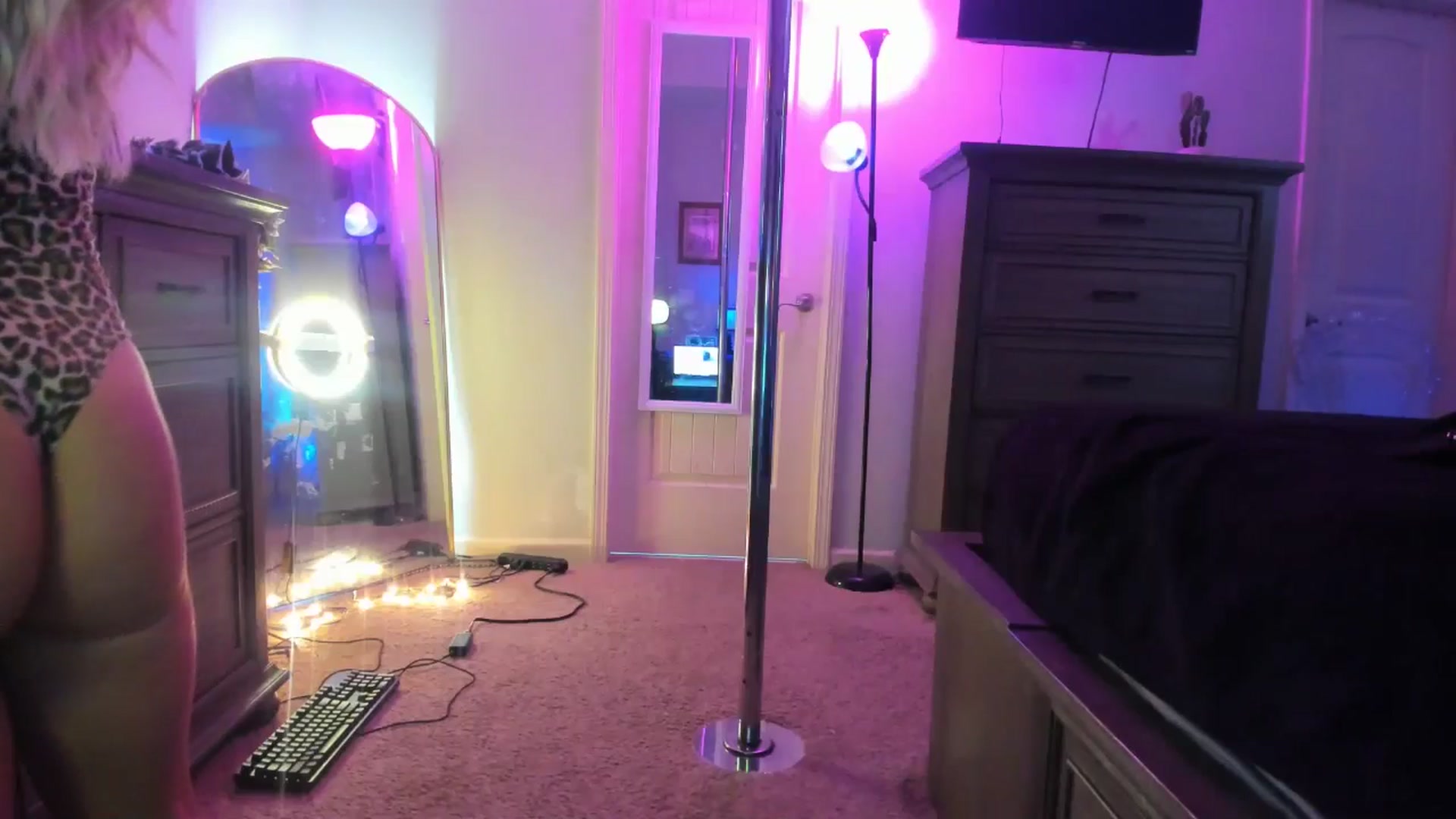 Gallery image thumbnail from TeXxxx's myfreecams stream on, 09/05/2025, 19:01 image 5 of 20