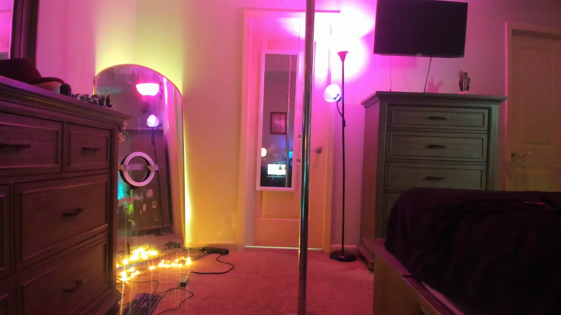 Gallery image thumbnail from TeXxxx's myfreecams stream on, 09/05/2025, 19:01 image 12 of 20