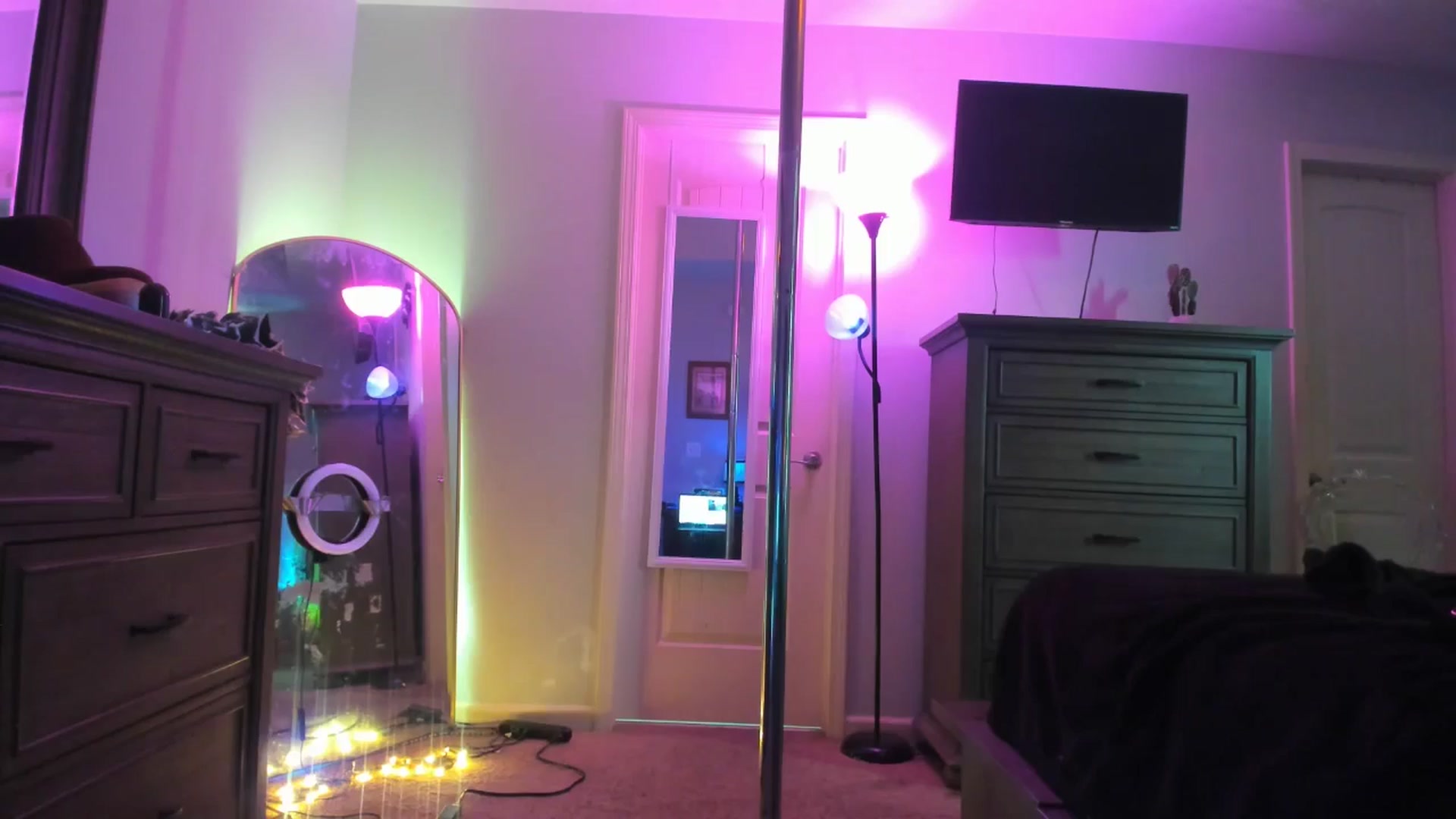 Gallery image thumbnail from TeXxxx's myfreecams stream on, 09/05/2025, 19:01 image 14 of 20